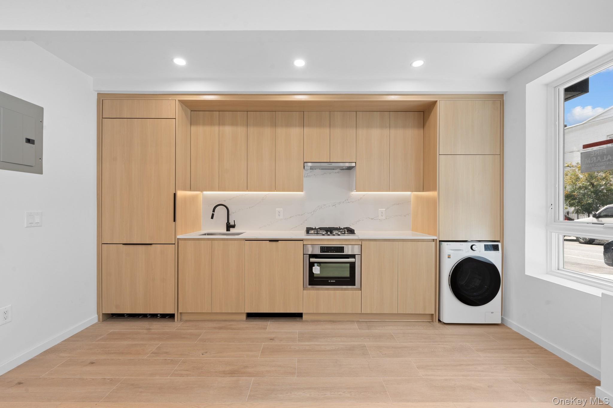 #4 photo, 366 Harman Street, ブルックリン区 Brooklyn , NY 11237