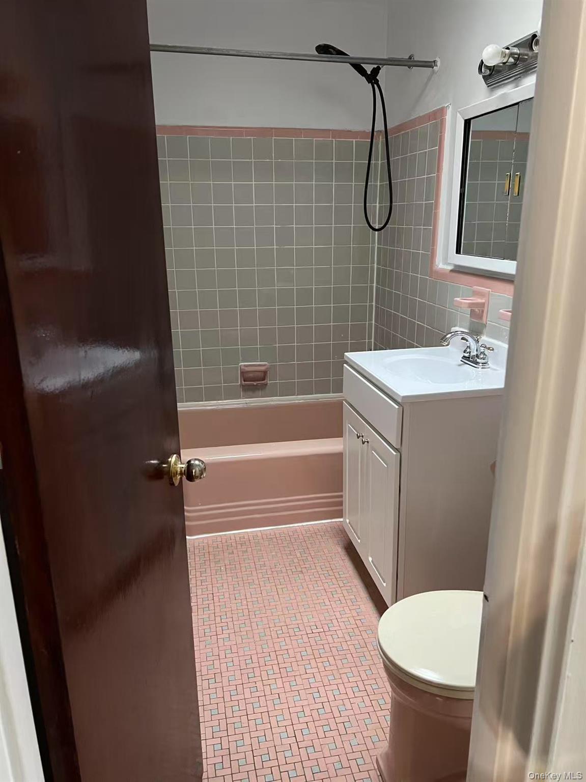 #11 photo, 41-22 149th Street, クイーンズ区 Flushing , NY 11355