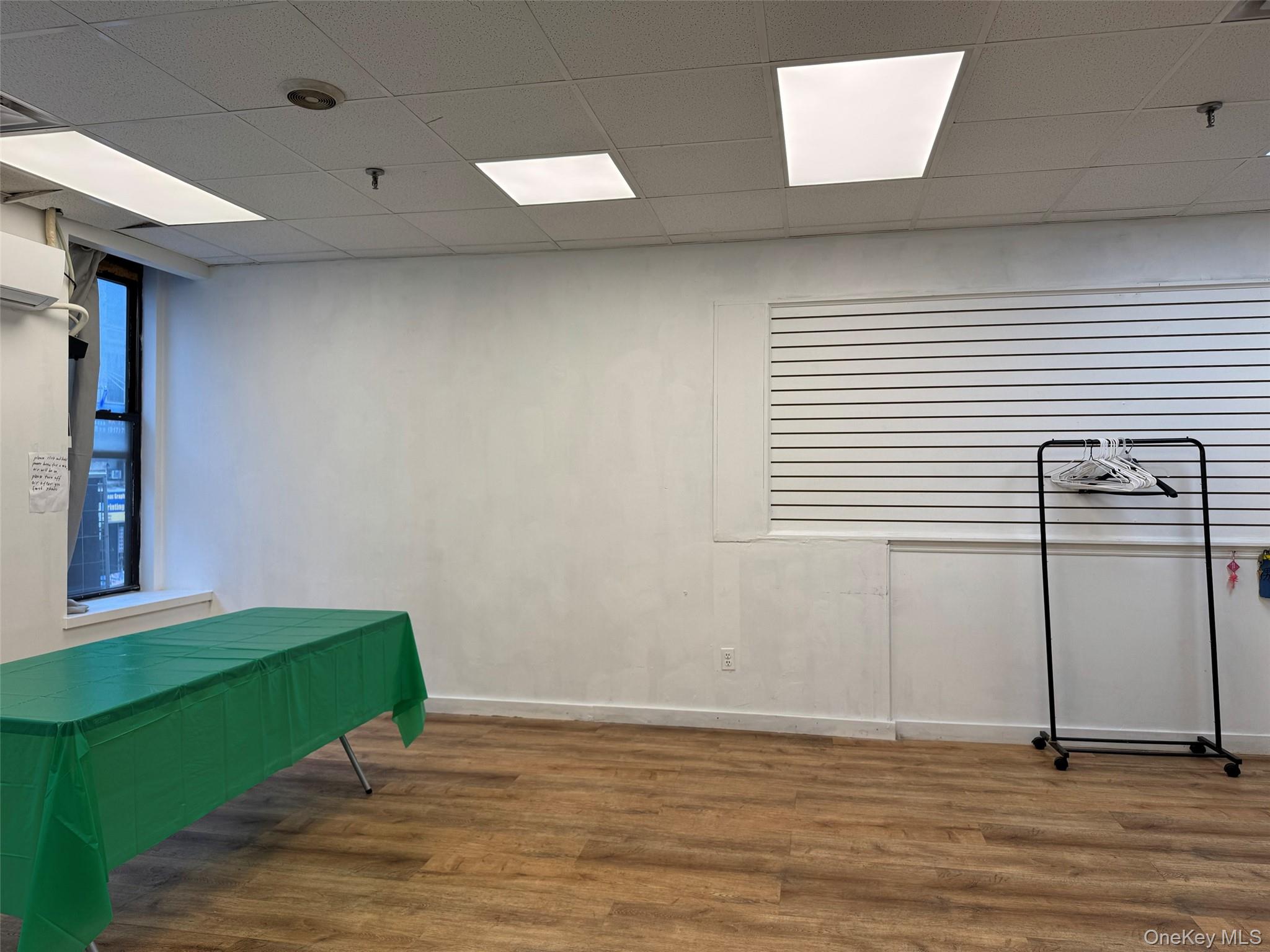 #3 photo, 17 E Broadway, マンハッタン New York (Manhattan) , NY 10002