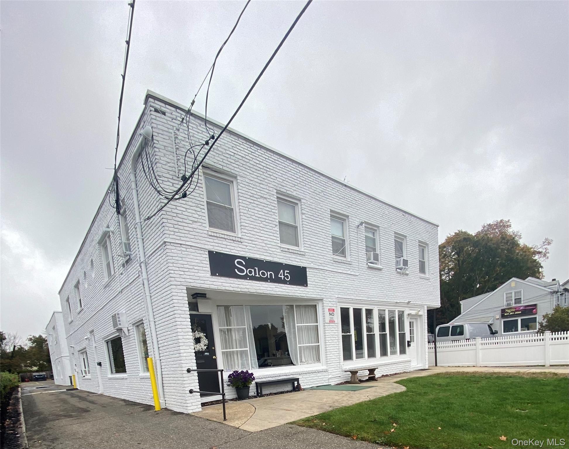 #1 photo, 45 Broadway, सफ़ोक काउंटी Greenlawn , NY 11740