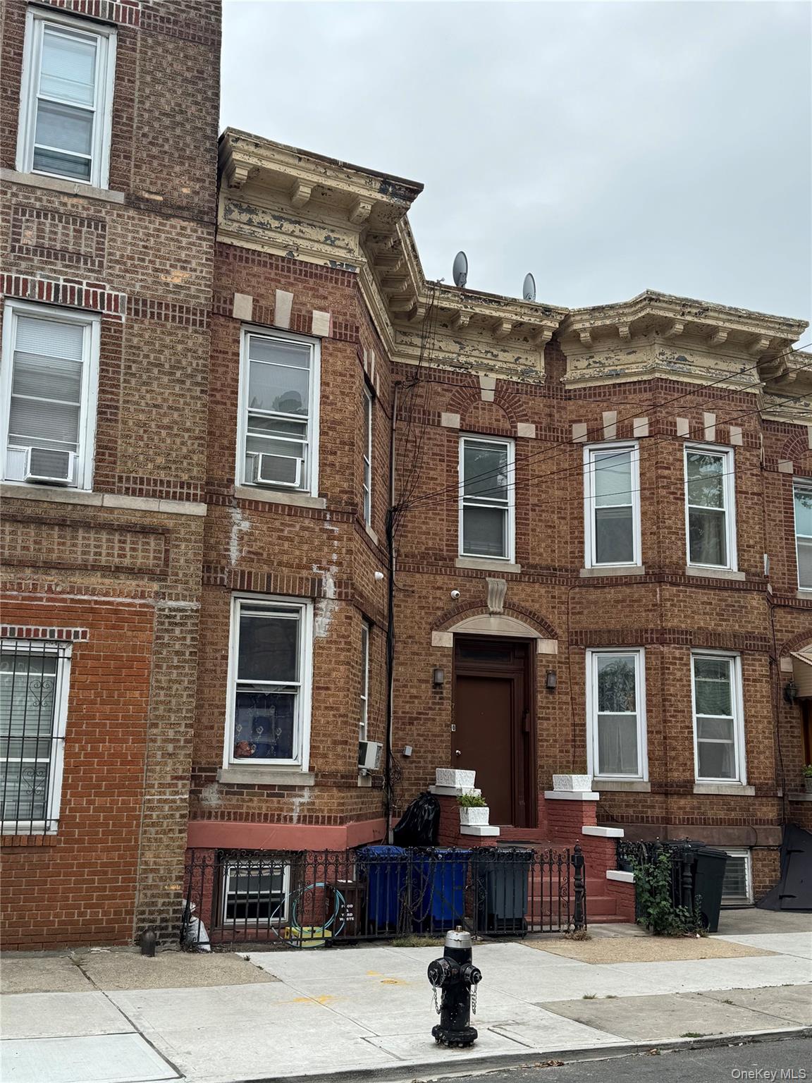 #1 photo, 7520 64th Place, クイーンズ区 Glendale , NY 11385