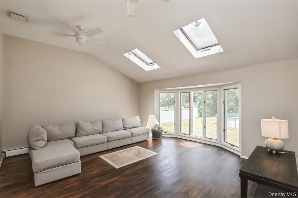 #19 photo, 1 Wendy Lane, 롱 아일랜드 East Northport , NY 11731