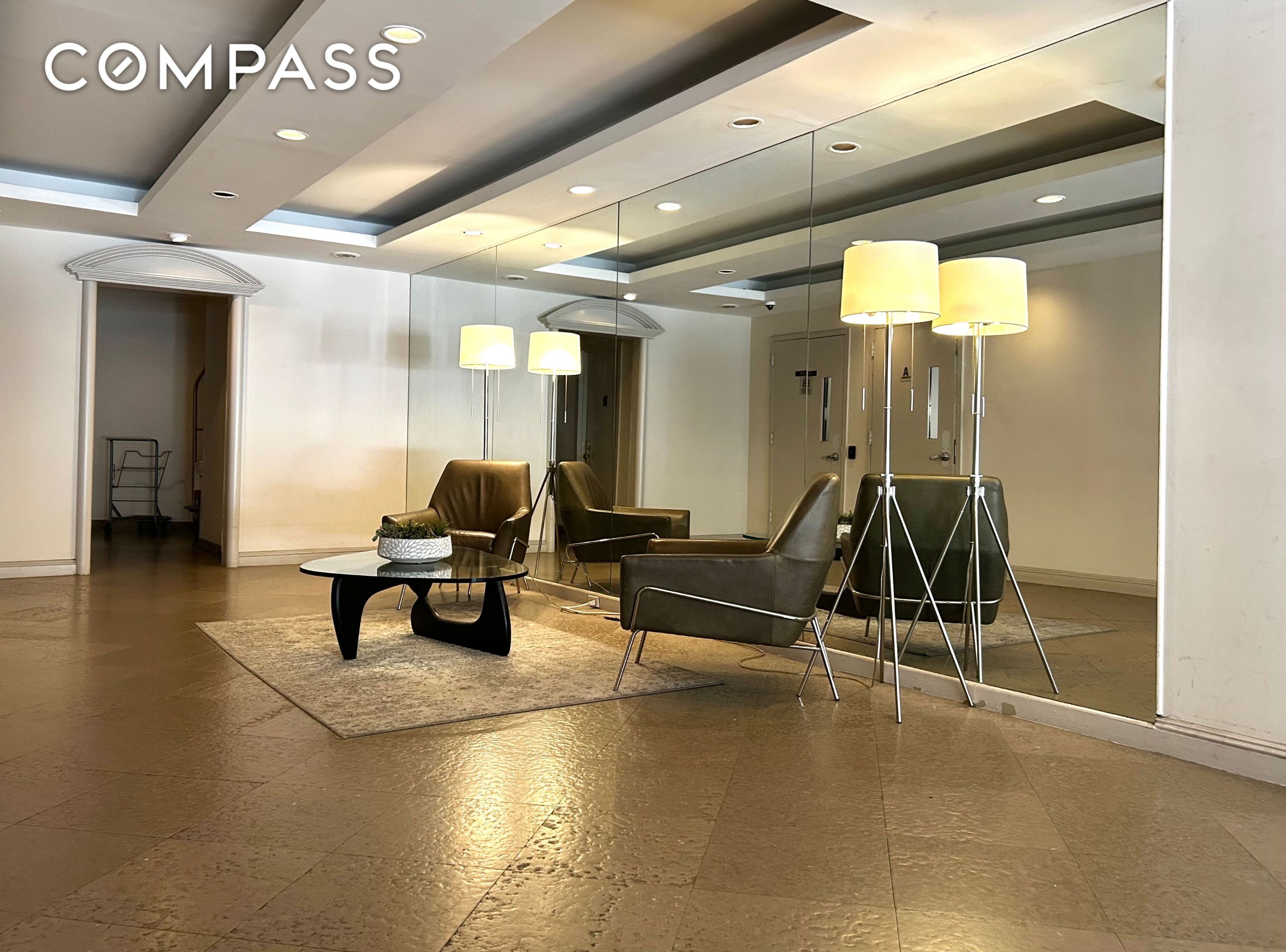 #10 photo, 372 5th Avenue, マンハッタン Midtown South , NY 10018