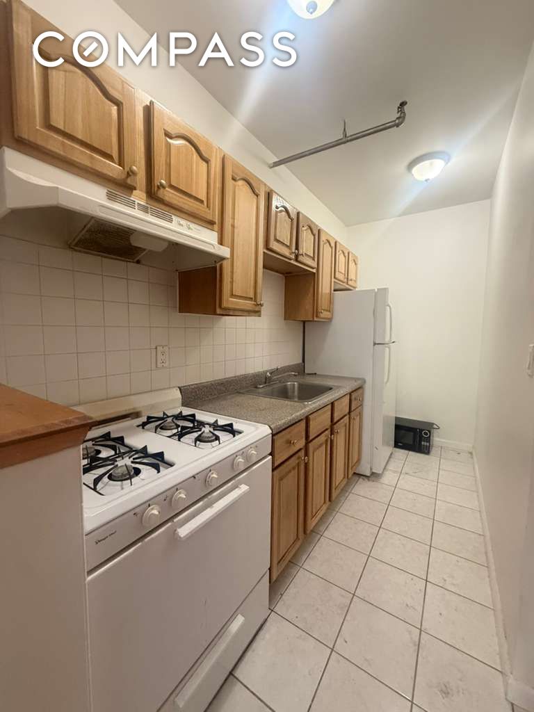 #12 photo, 313 Van Buren Street, ブルックリン区 Bedford-Stuyvesant , NY 11221