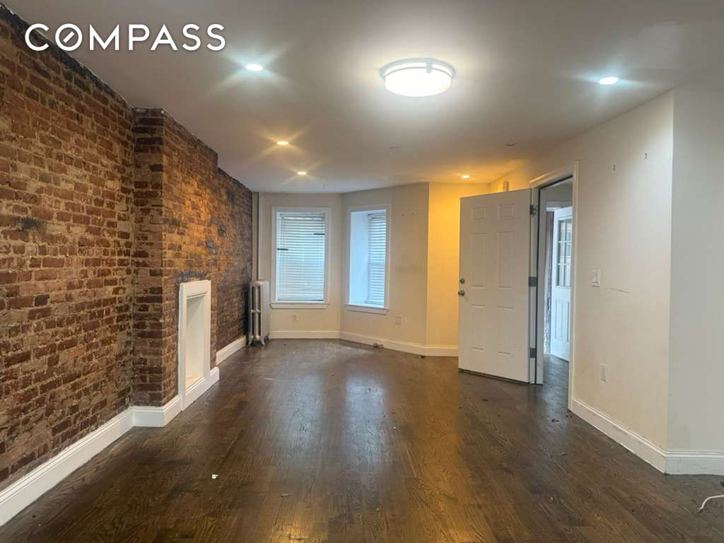 #16 photo, 313 Van Buren Street, ブルックリン区 Bedford-Stuyvesant , NY 11221