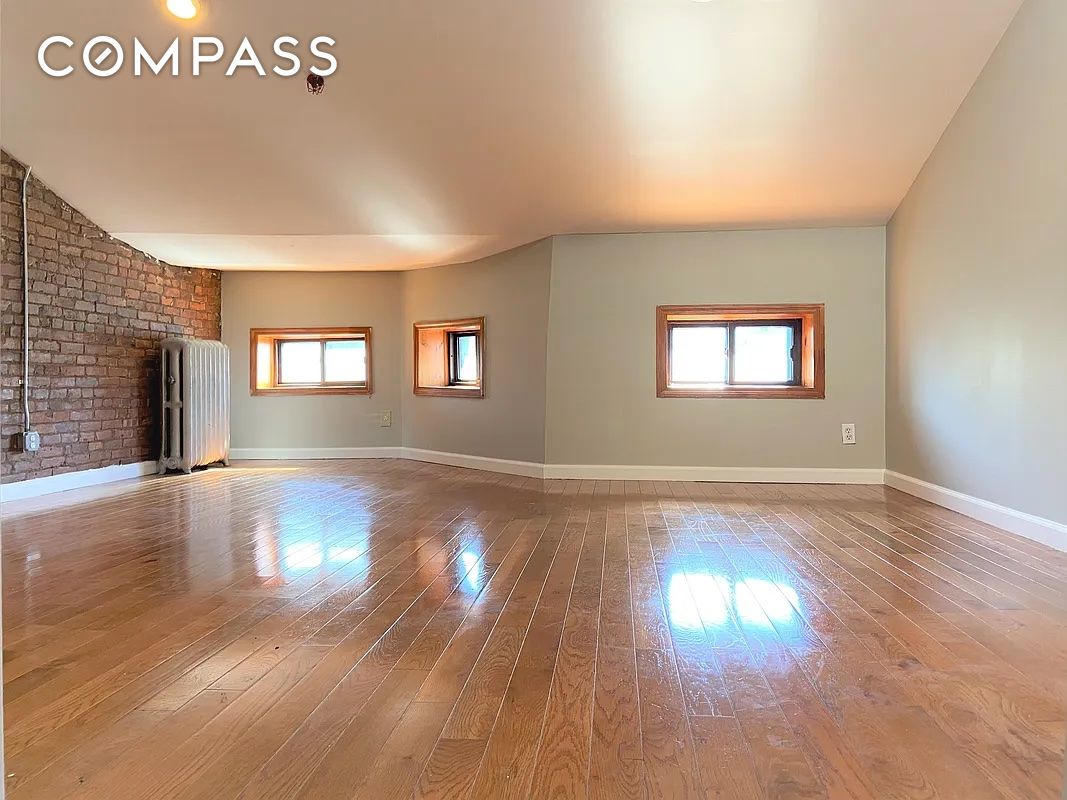 #2 photo, 313 Van Buren Street, ブルックリン区 Bedford-Stuyvesant , NY 11221