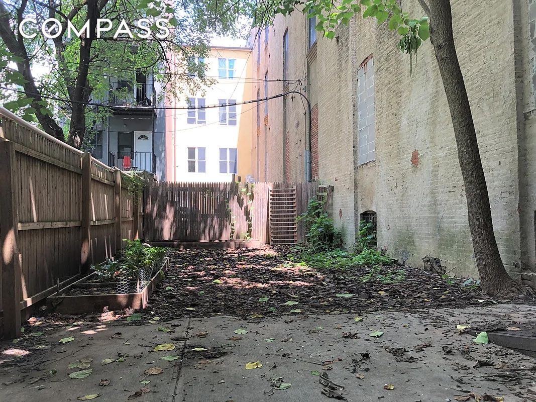 #20 photo, 313 Van Buren Street, ブルックリン区 Bedford-Stuyvesant , NY 11221