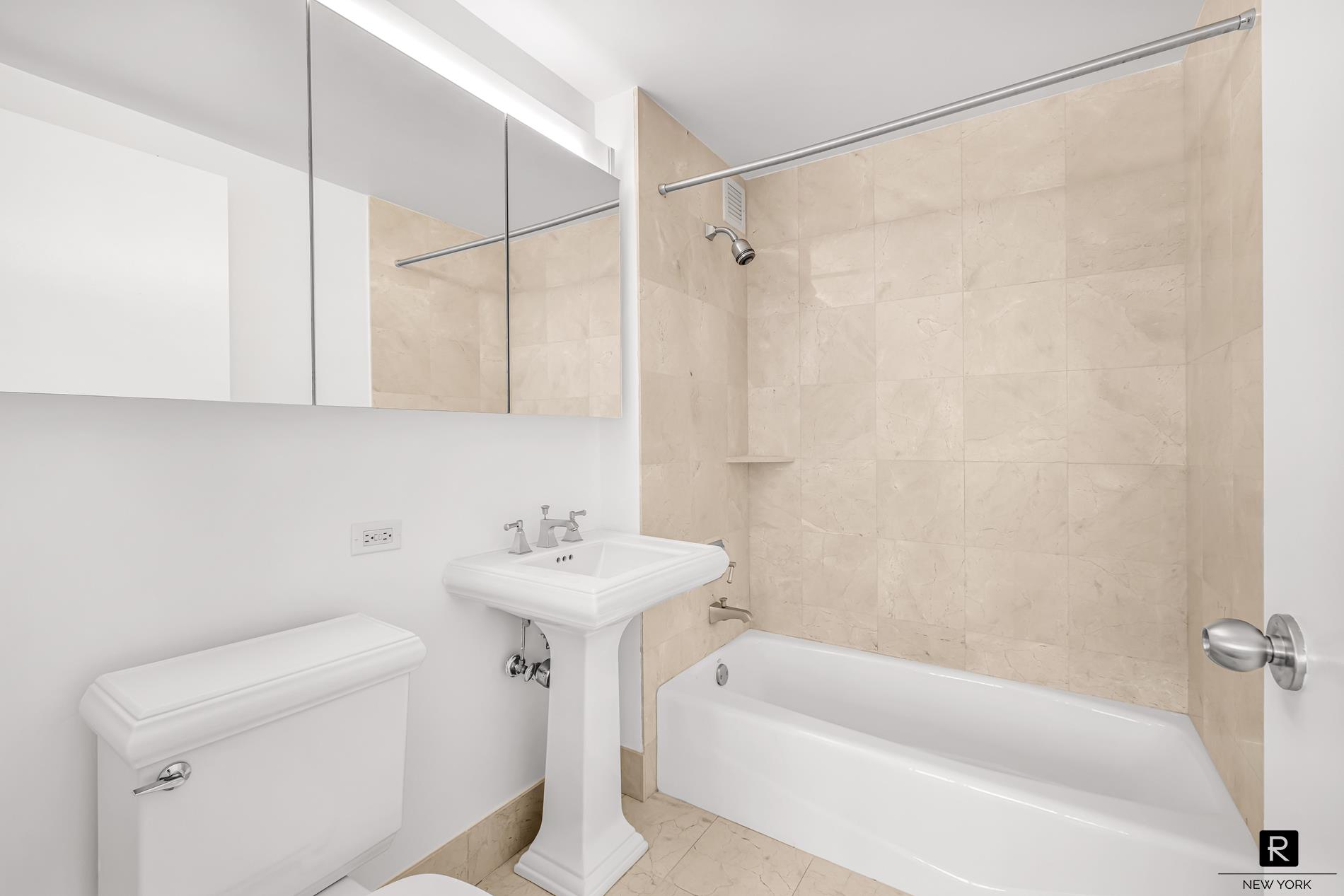 #12 photo, New York City, マンハッタン Battery Park City , NY 10282