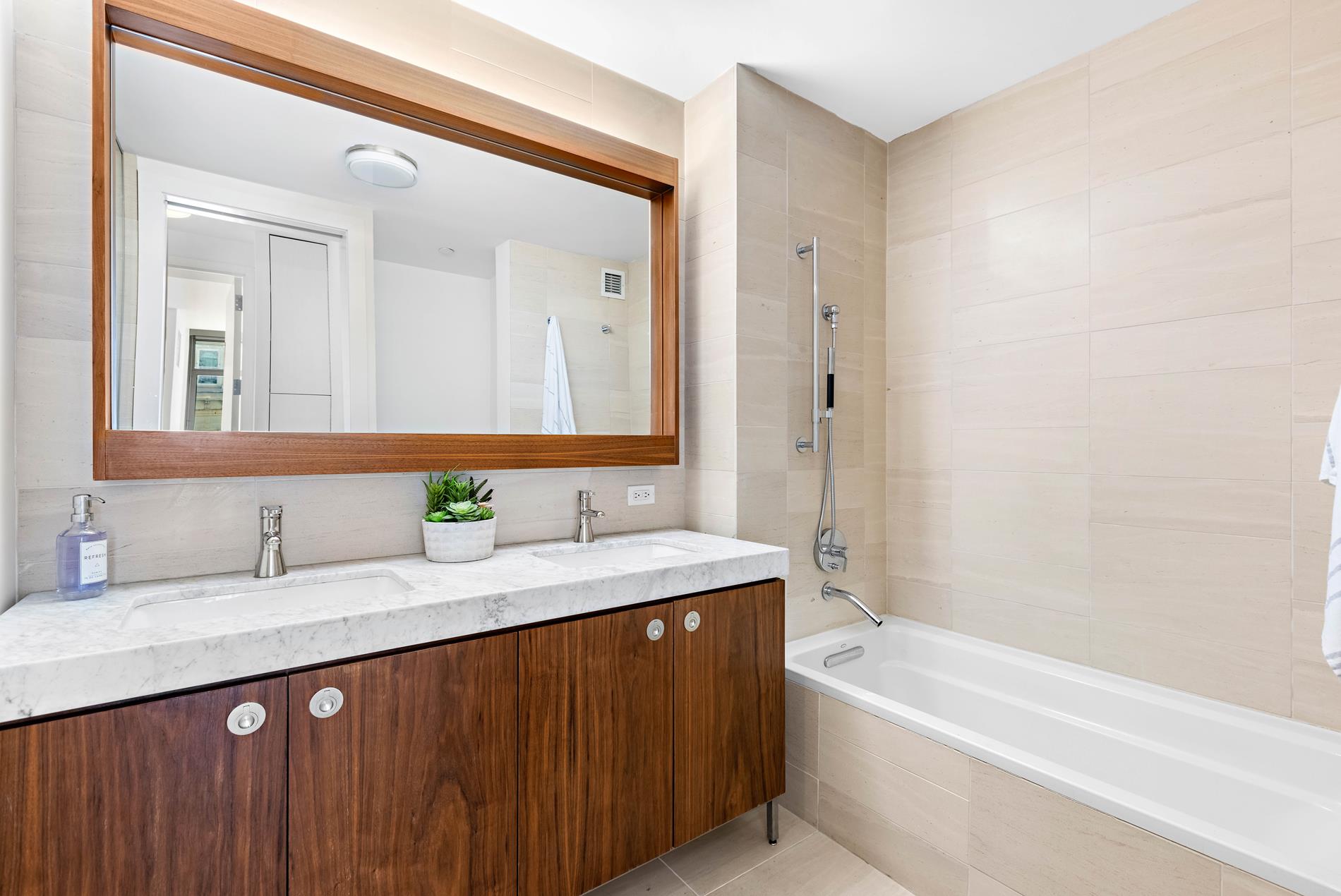 #13 photo, New York City, マンハッタン Tribeca , NY 10007