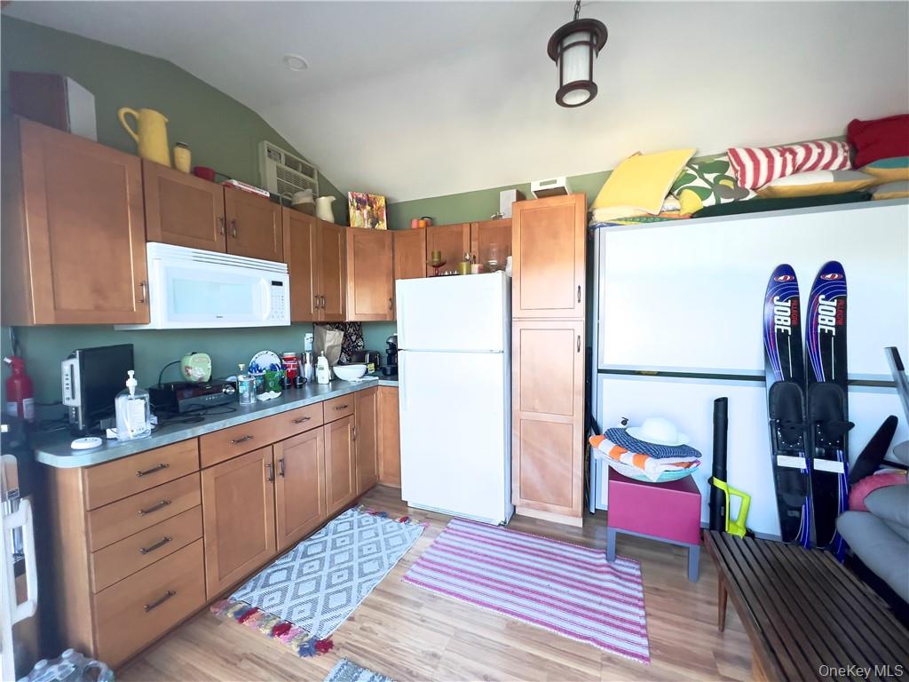 #8 photo, 757 S Lake Boulevard, Mahopac , NY 10541