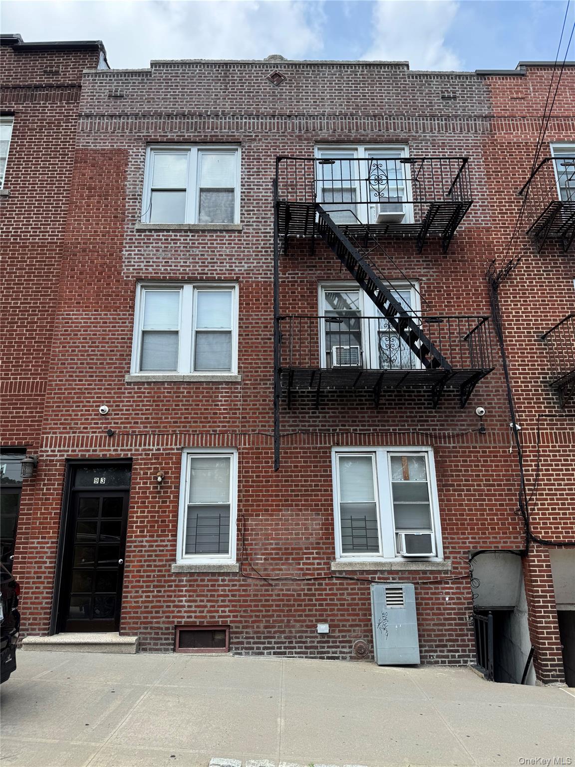 #1 photo, 93 E 233rd Street, ブロンクス区 Bronx , NY 10470