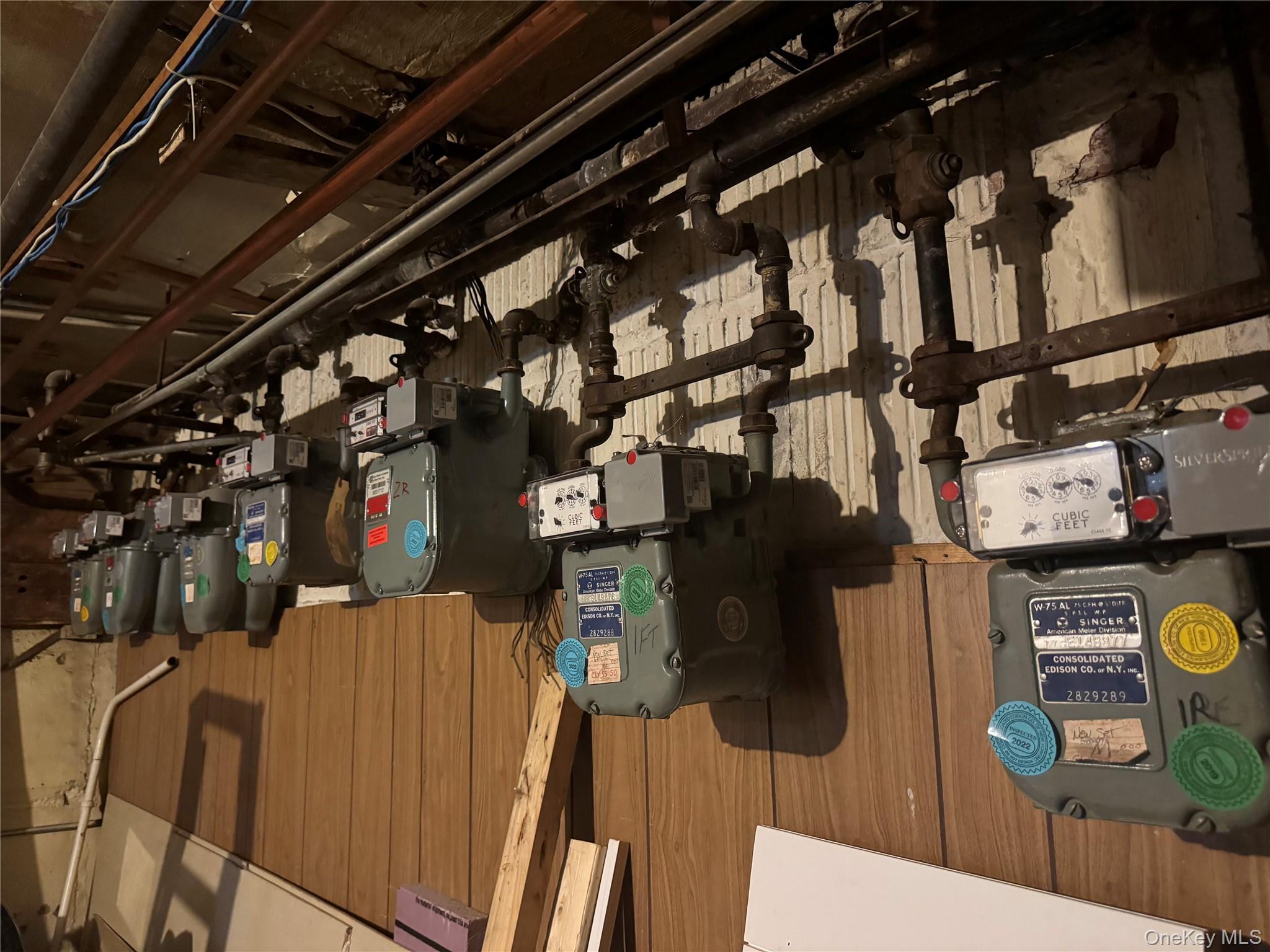 #11 photo, 93 E 233rd Street, Bronx , NY 10470