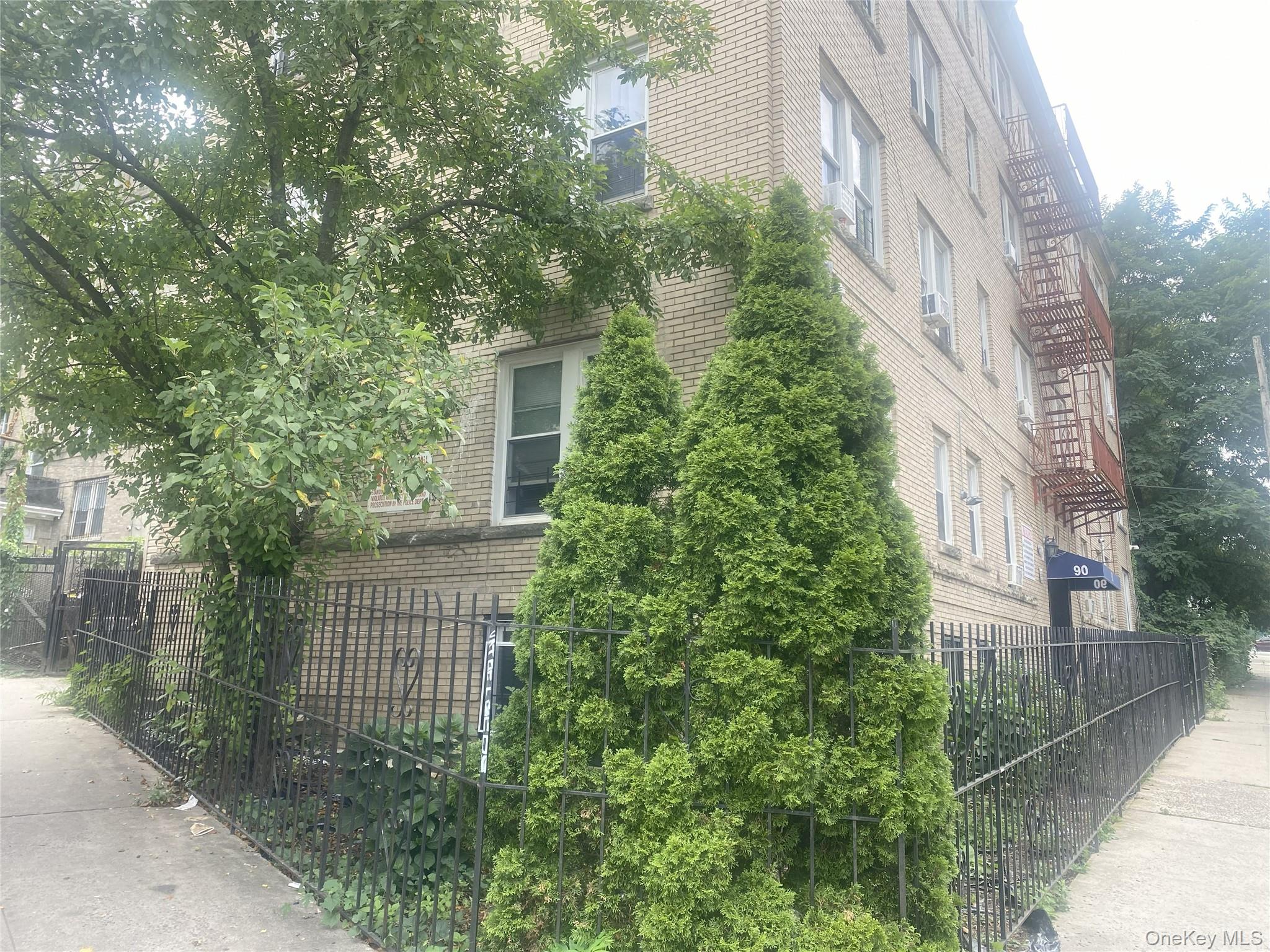 #2 photo, 90 Saint Andrews Place, Yonkers , NY 10705