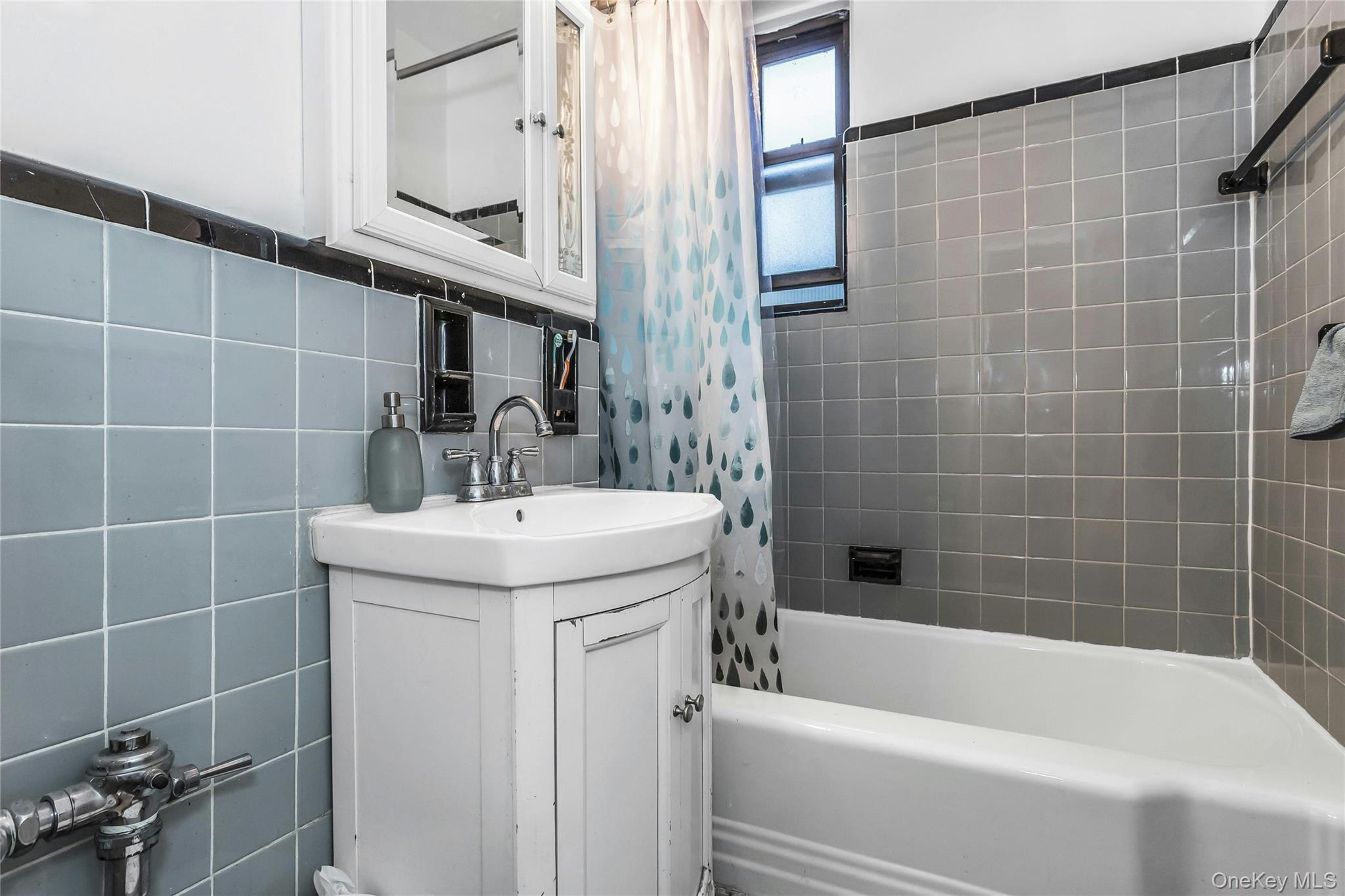 #16 photo, 83-20 141 ST, クイーンズ区 Briarwood , NY 11435