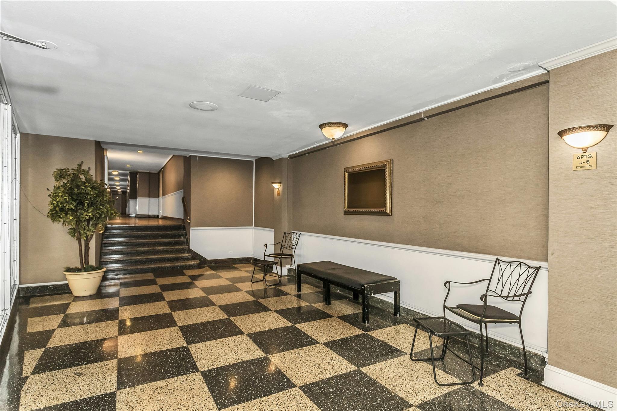 #4 photo, 83-20 141 ST, クイーンズ区 Briarwood , NY 11435