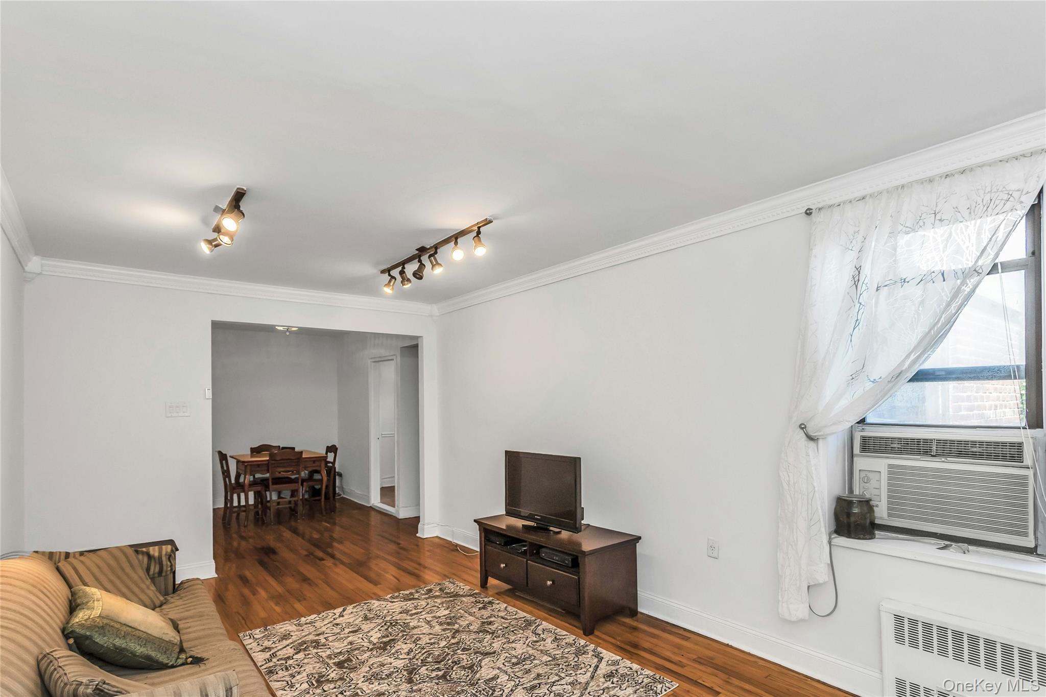 #8 photo, 83-20 141 ST, クイーンズ区 Briarwood , NY 11435