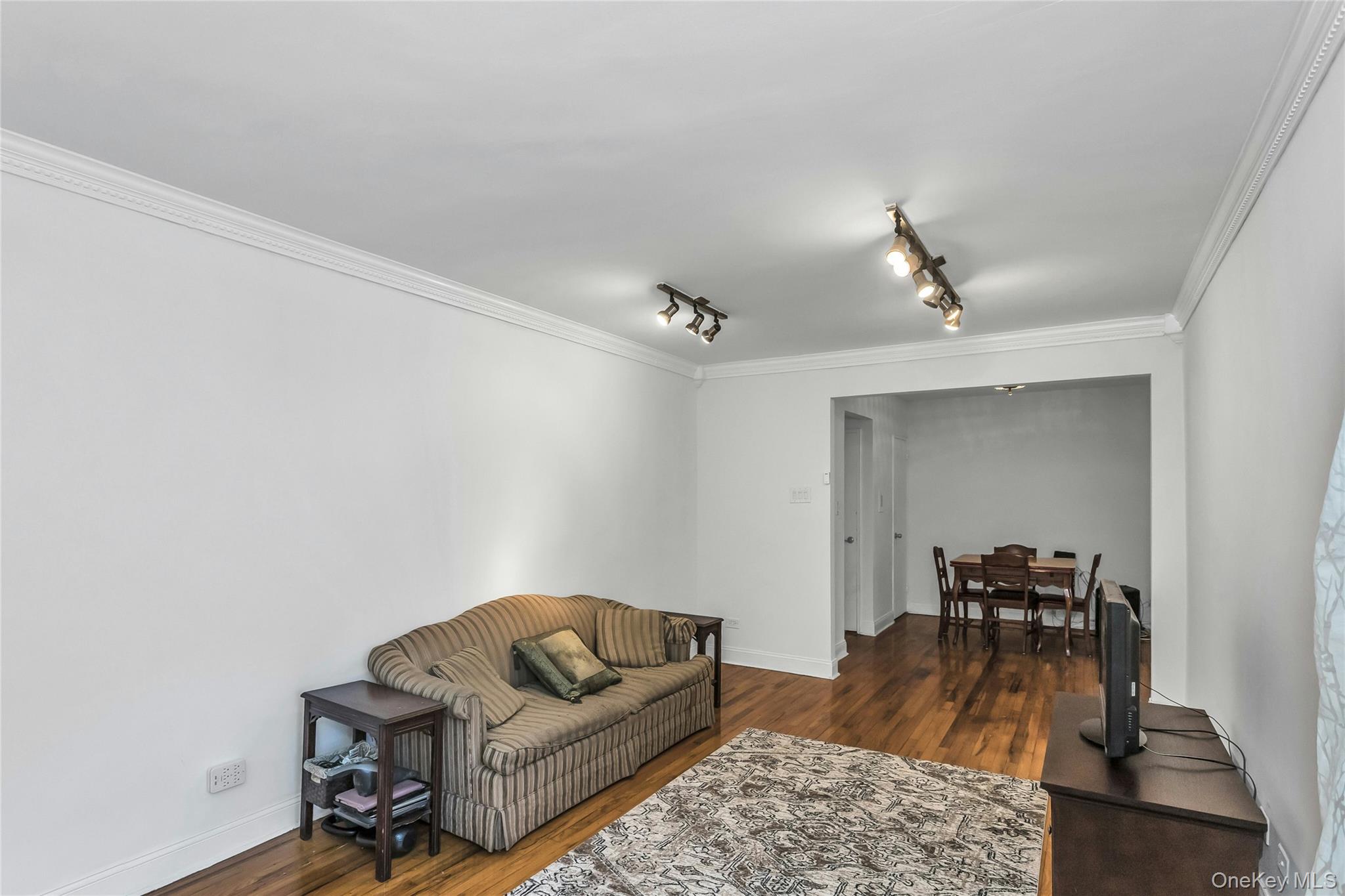 #9 photo, 83-20 141 ST, クイーンズ区 Briarwood , NY 11435