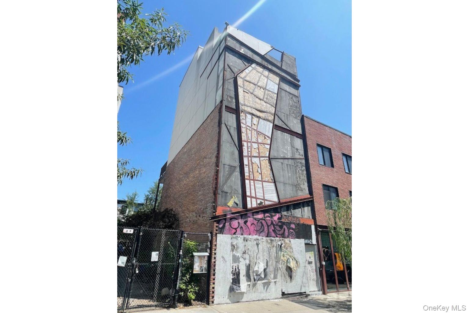 #2 photo, 241 Grand Street, ブルックリン区 Brooklyn , NY 11211