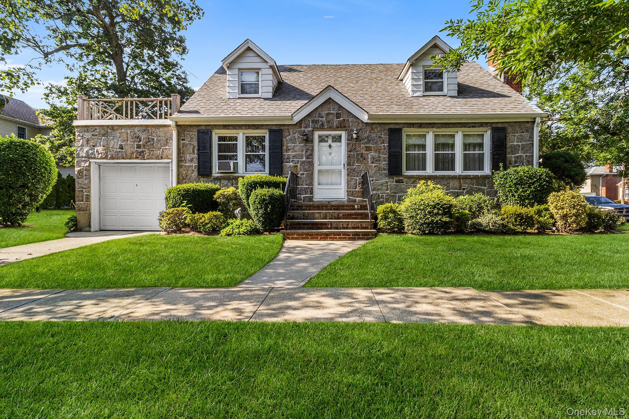 #1 photo, 19 Dallas Avenue, New Hyde Park , NY 11040