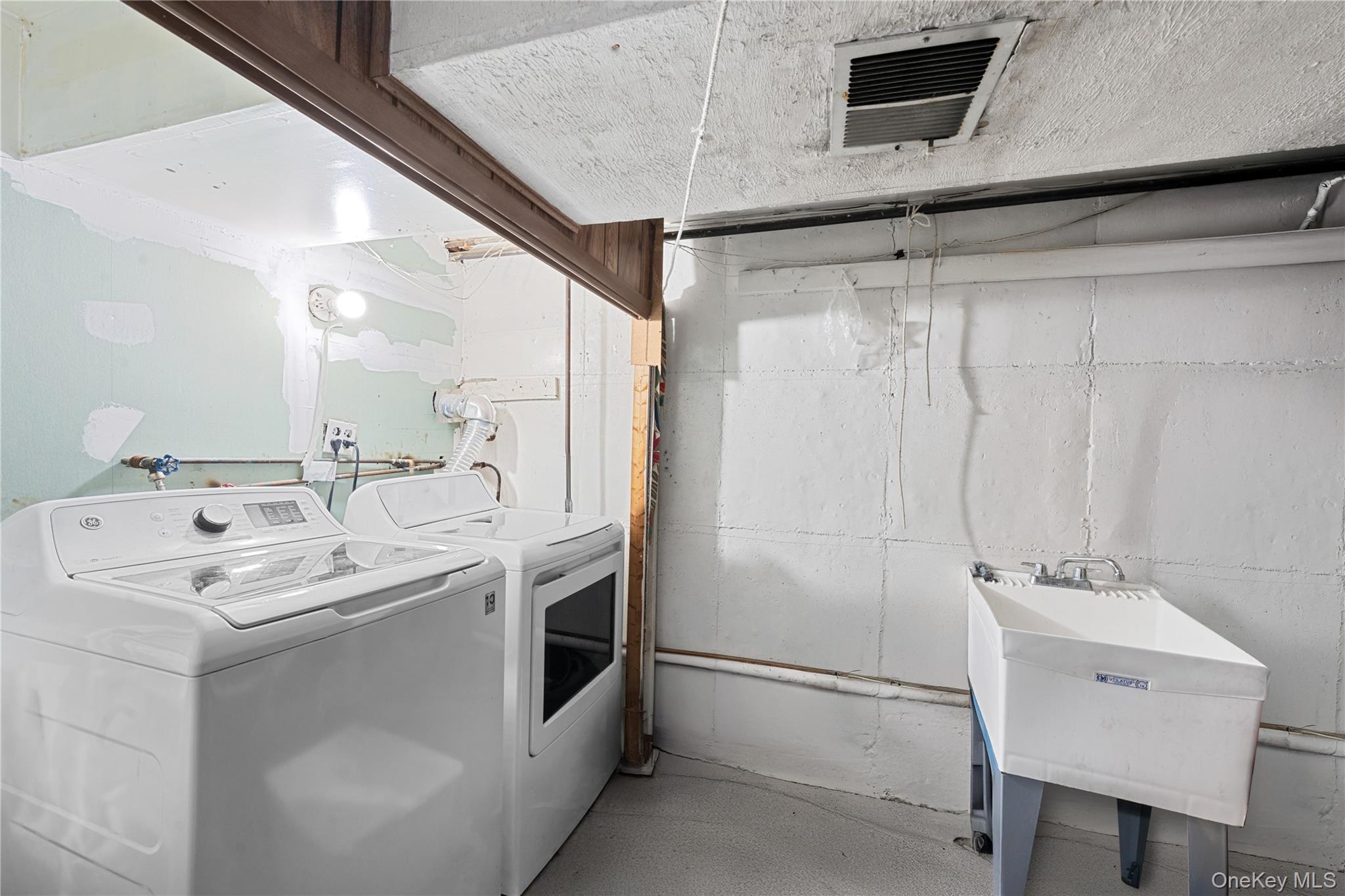 #16 photo, 24 Paerdegat 1st Street, הברונקס Brooklyn , NY 11236