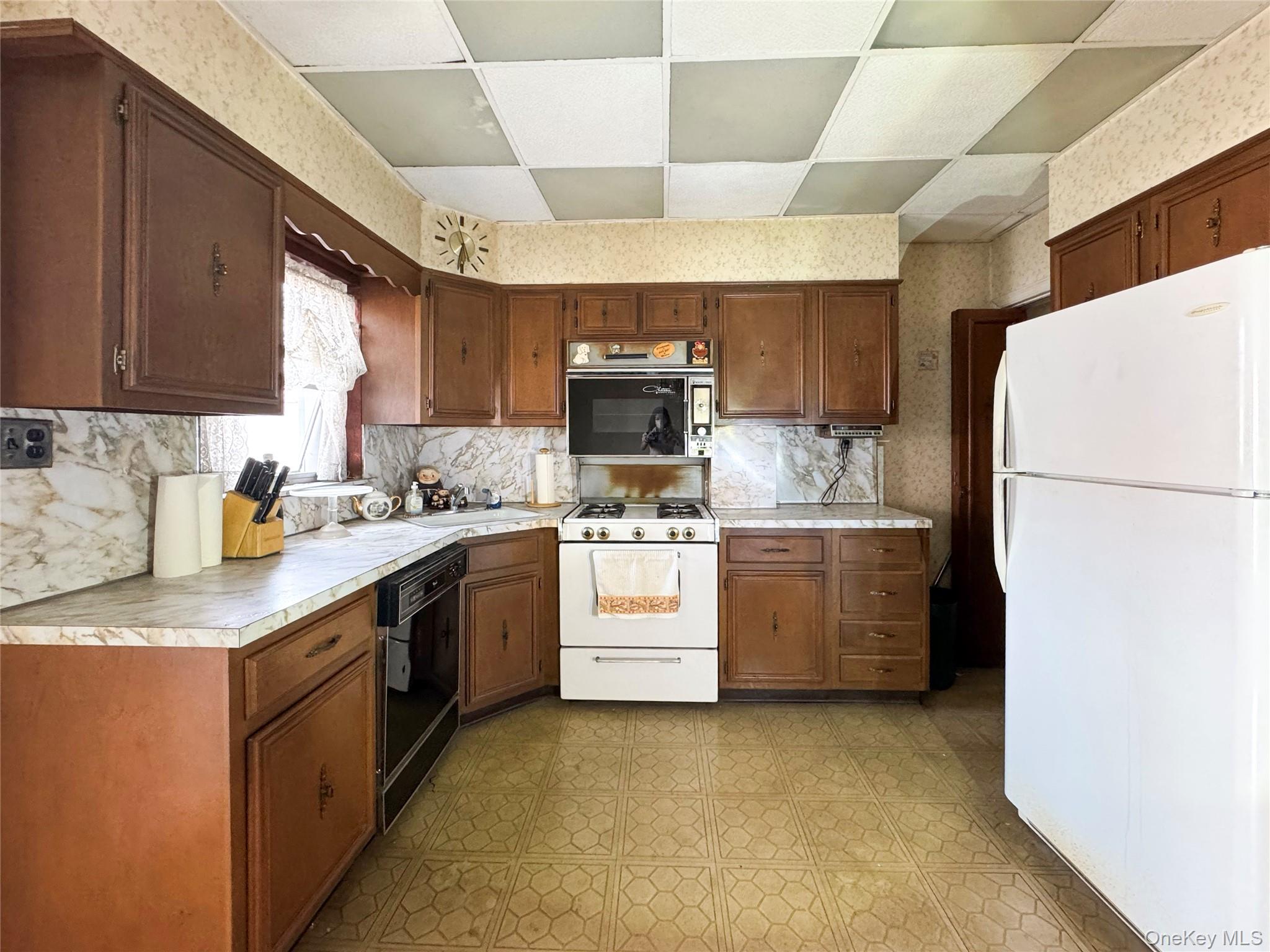 #12 photo, 6073 71 Street, Maspeth , NY 11378