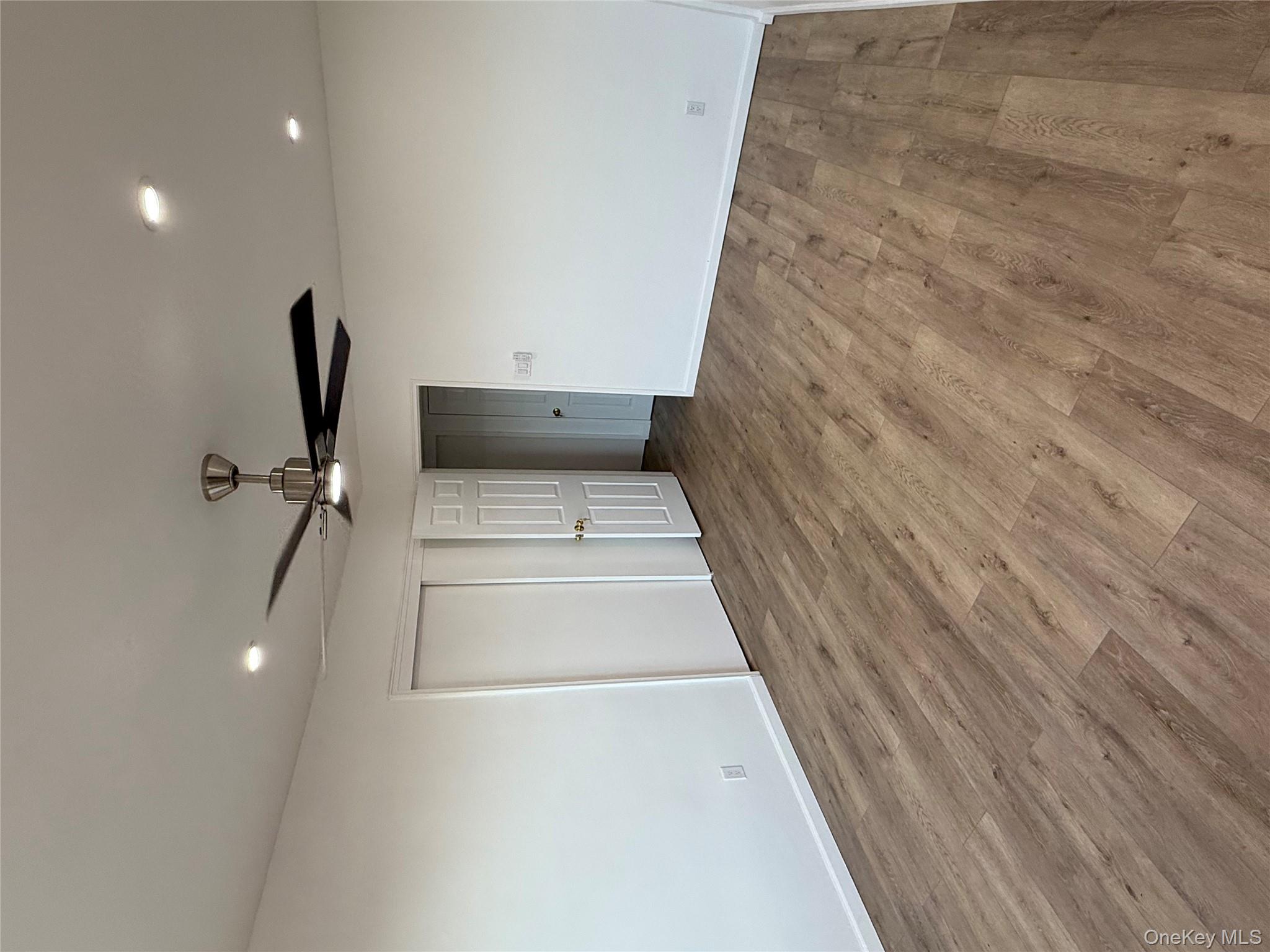 #6 photo, 7402 43rd Avenue, クイーンズ区 Elmhurst , NY 11373