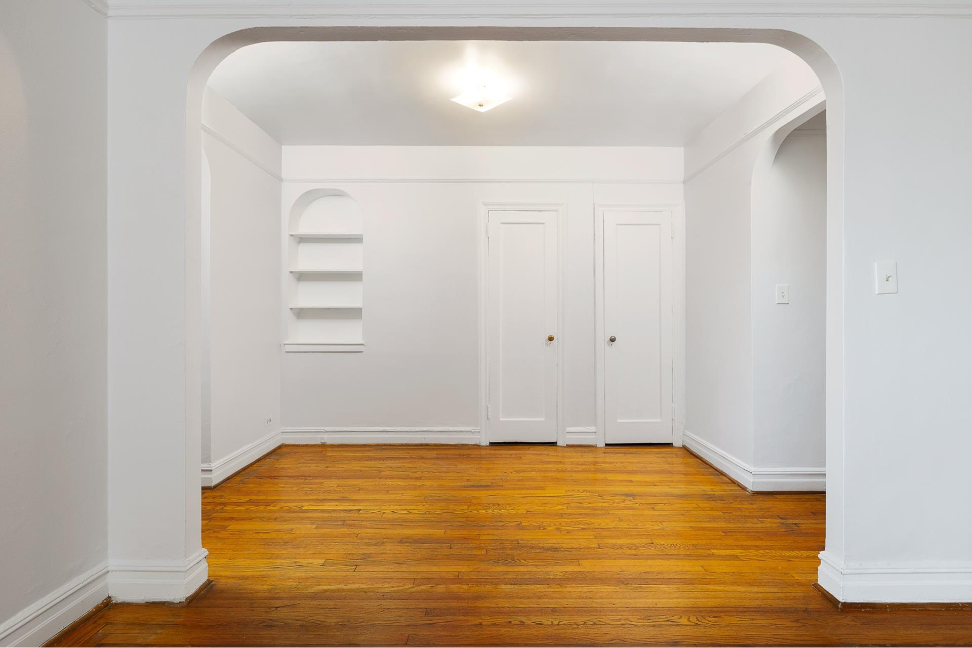 #11 photo, 570 OCEAN Parkway, ブルックリン区 Kensington , NY 11218