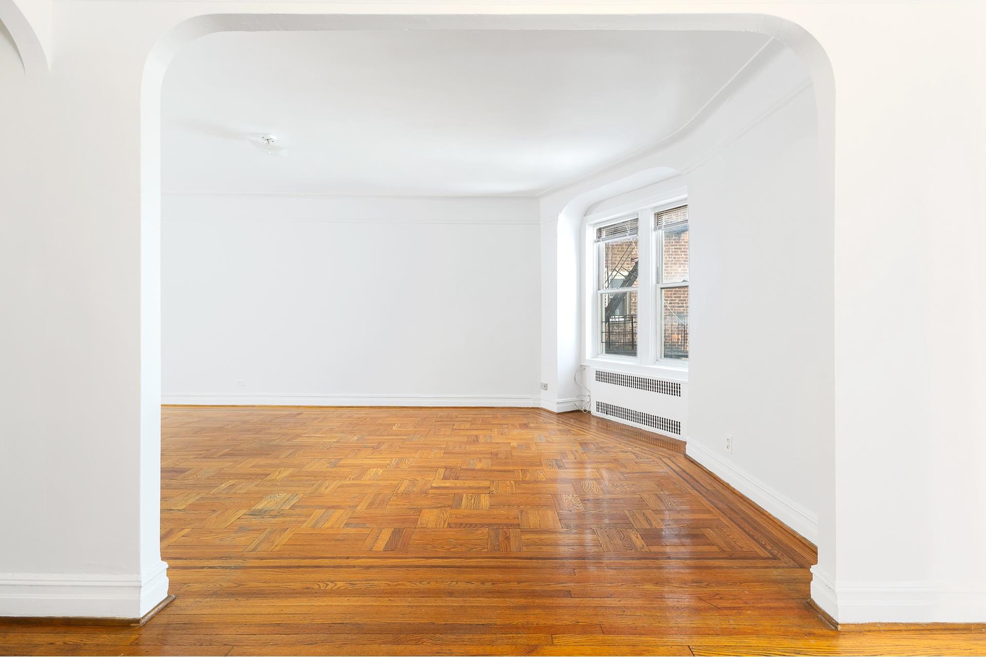 #9 photo, 570 OCEAN Parkway, ブルックリン区 Kensington , NY 11218