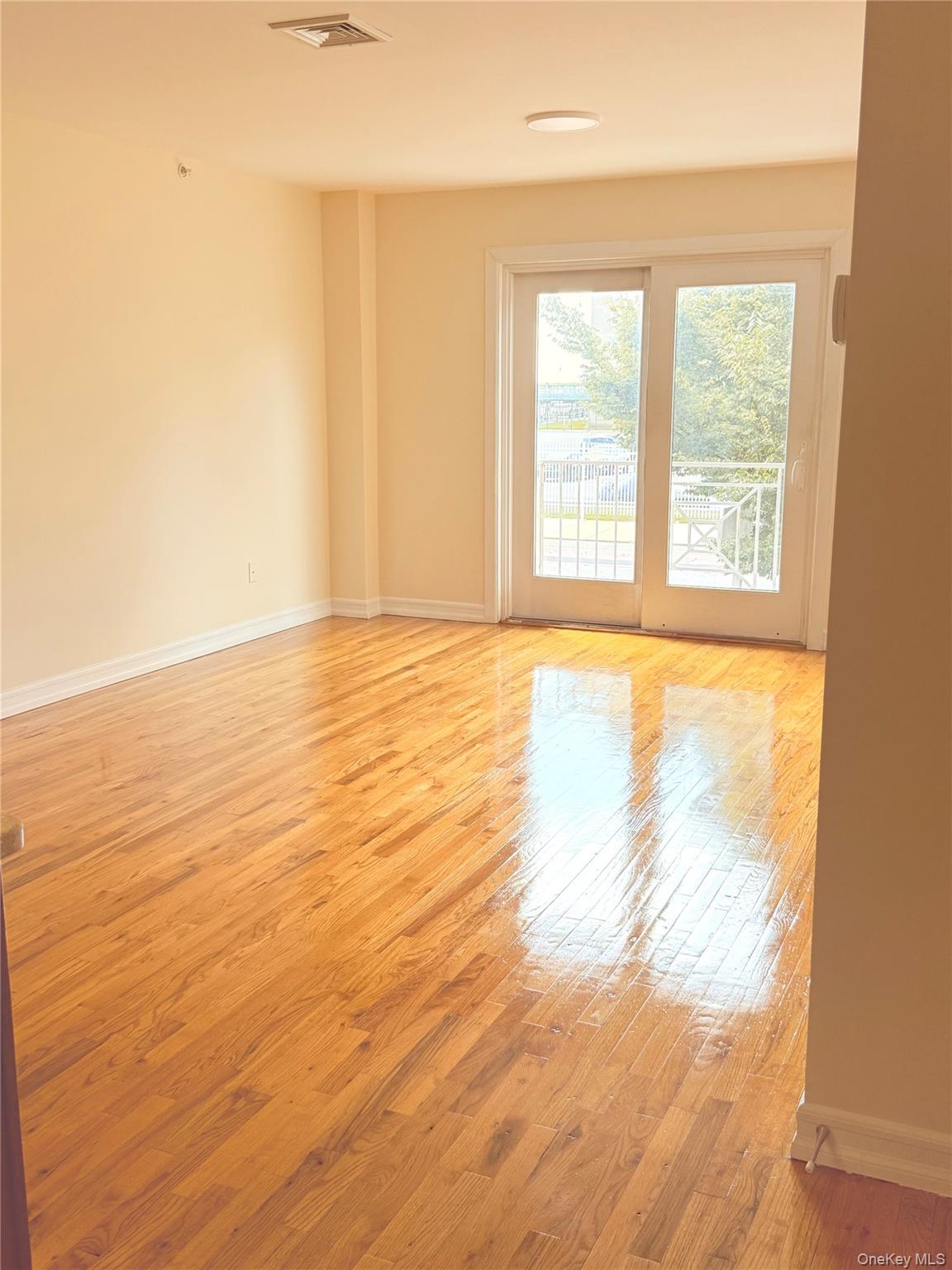 #7 photo, 10220 Rockaway Beach Boulevard, クイーンズ区 Far Rockaway , NY 11694