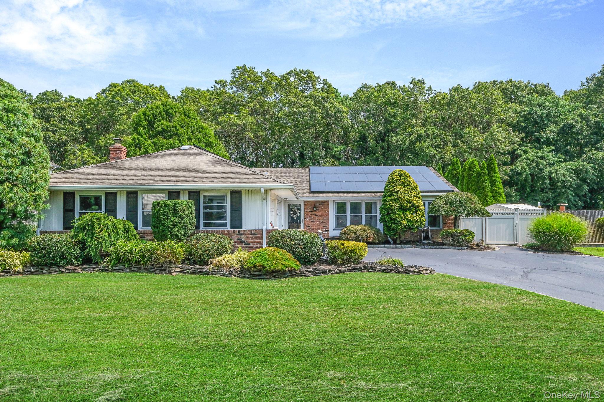 #1 photo, 109 Joanne Drive, 东长岛 Holbrook , NY 11741