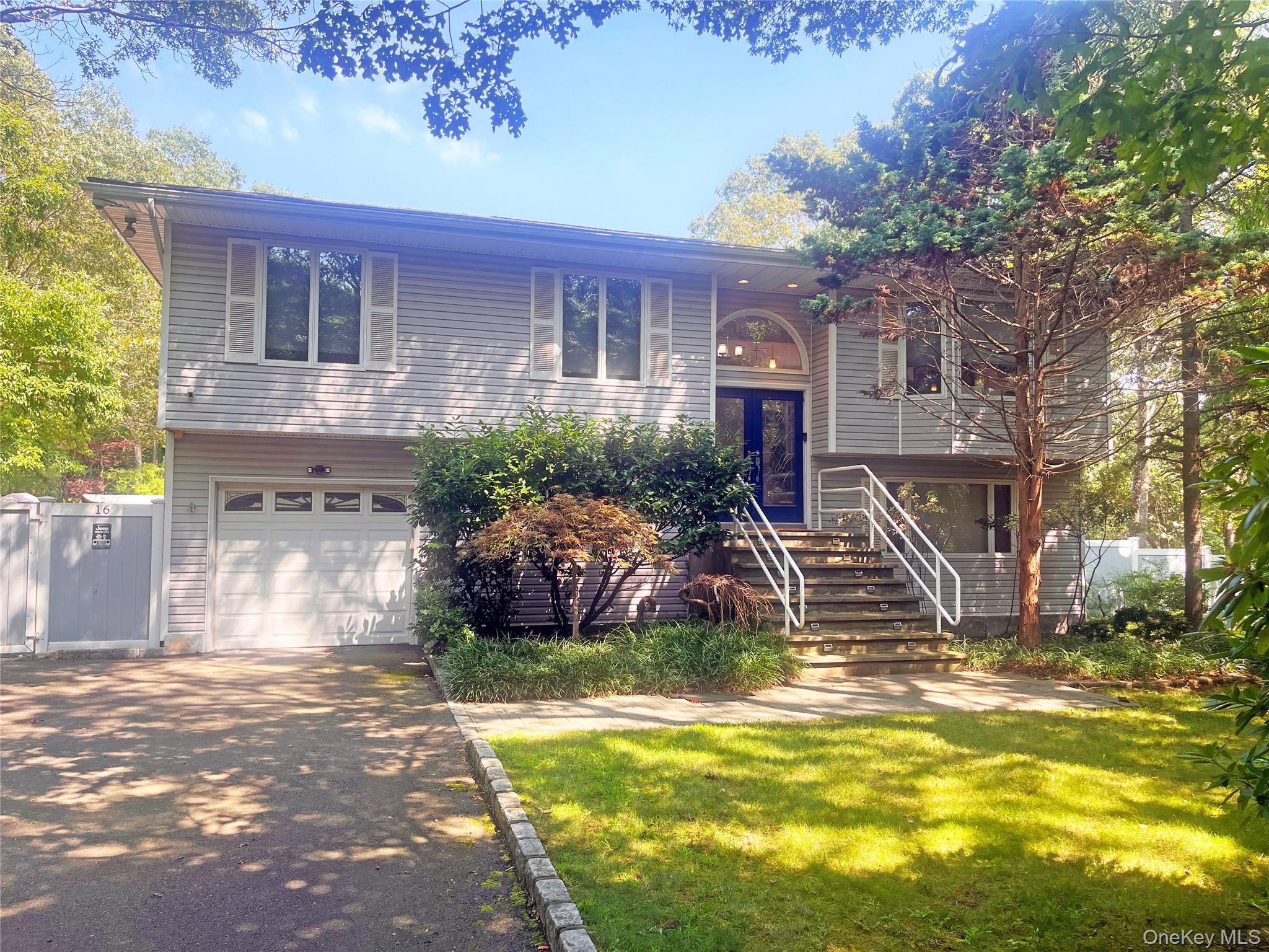 #1 photo, 16 Stuart Court, सफ़ोक काउंटी Hampton Bays , NY 11946