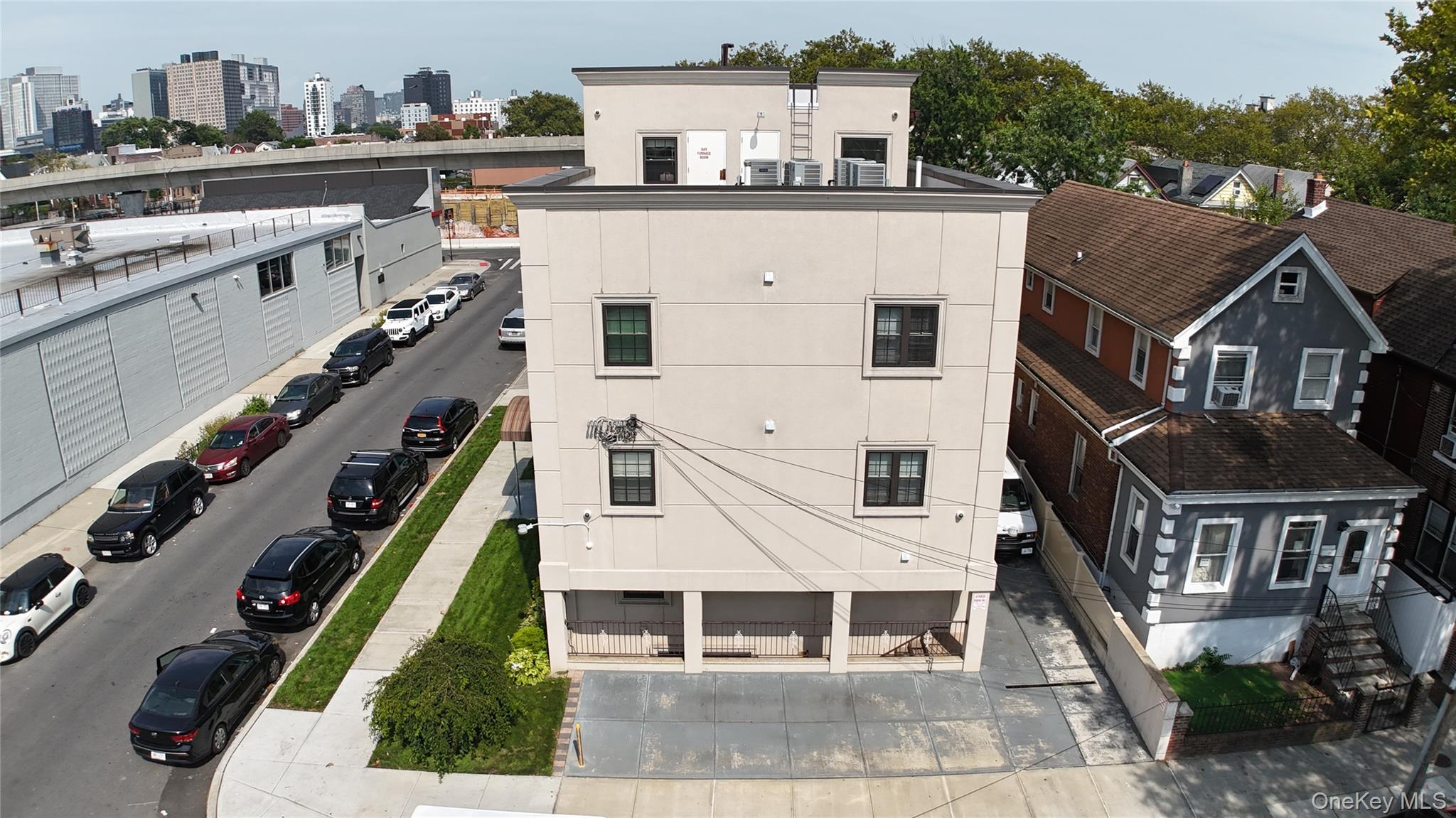 #7 photo, 135-04 102nd Avenue, クイーンズ区 Richmond Hill S. , NY 11419