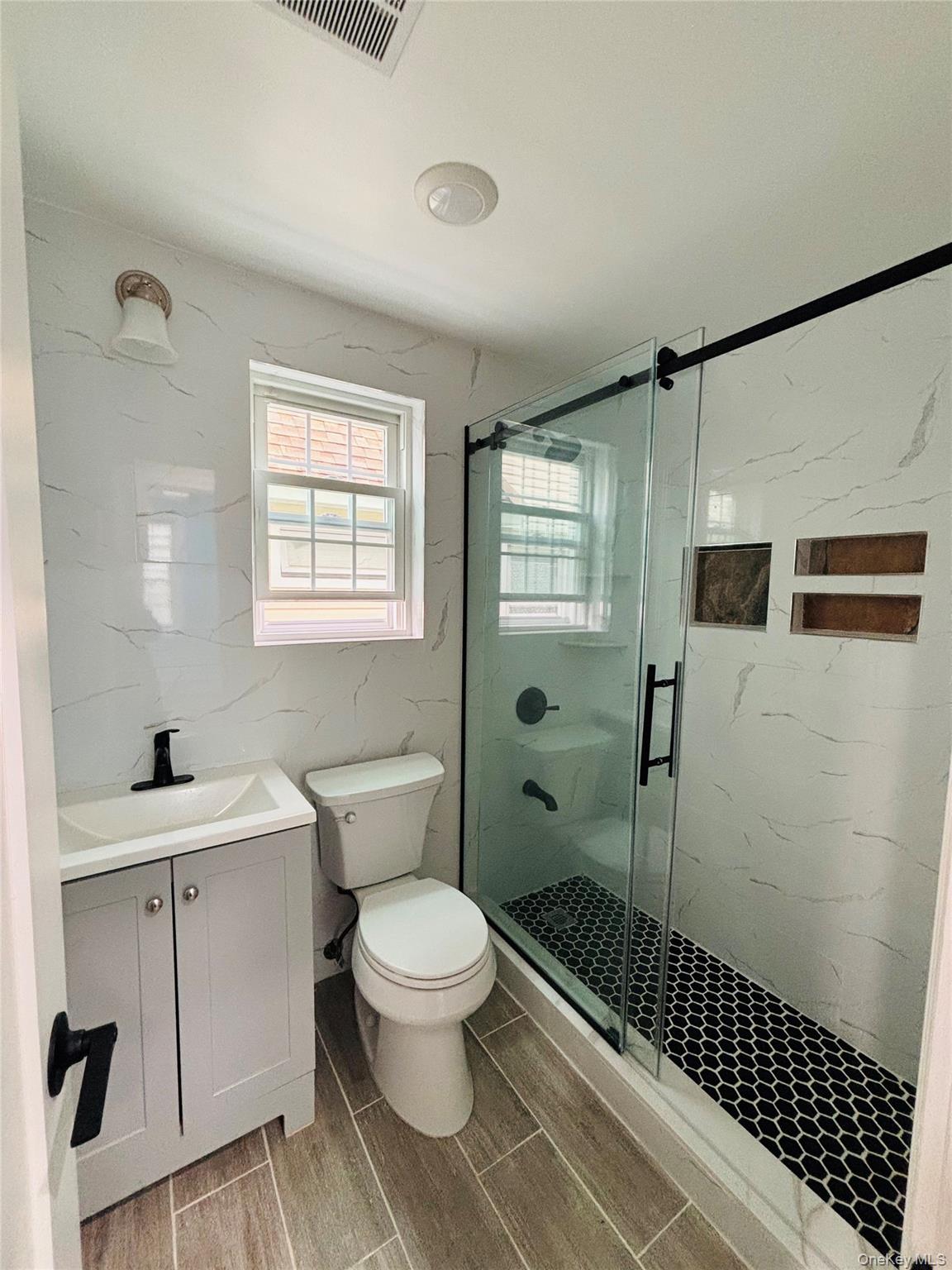 #8 photo, 104 39 210 street, クイーンズ区 Queens Village , NY 11429