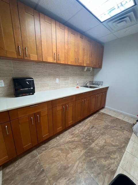 #10 photo, 1314 Rockaway Pkwy, ブルックリン区 Canarsie , NY 11236