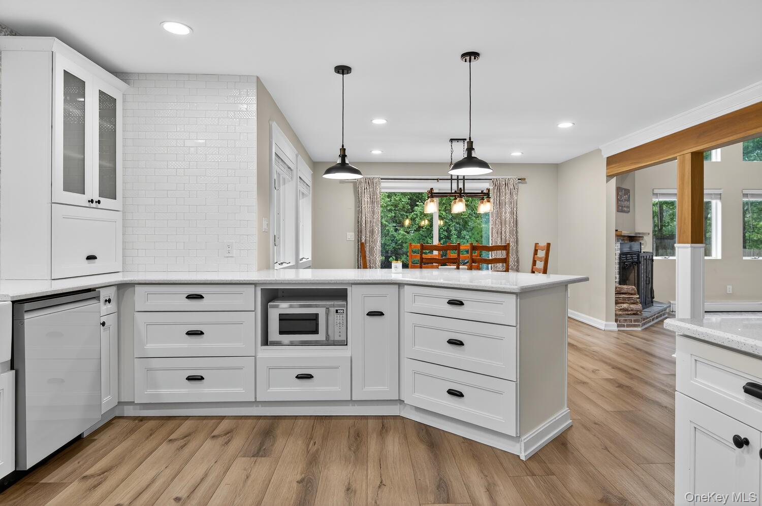 #1 photo, 123 Elizabeth Way, सफ़ोक काउंटी Ridge , NY 11961