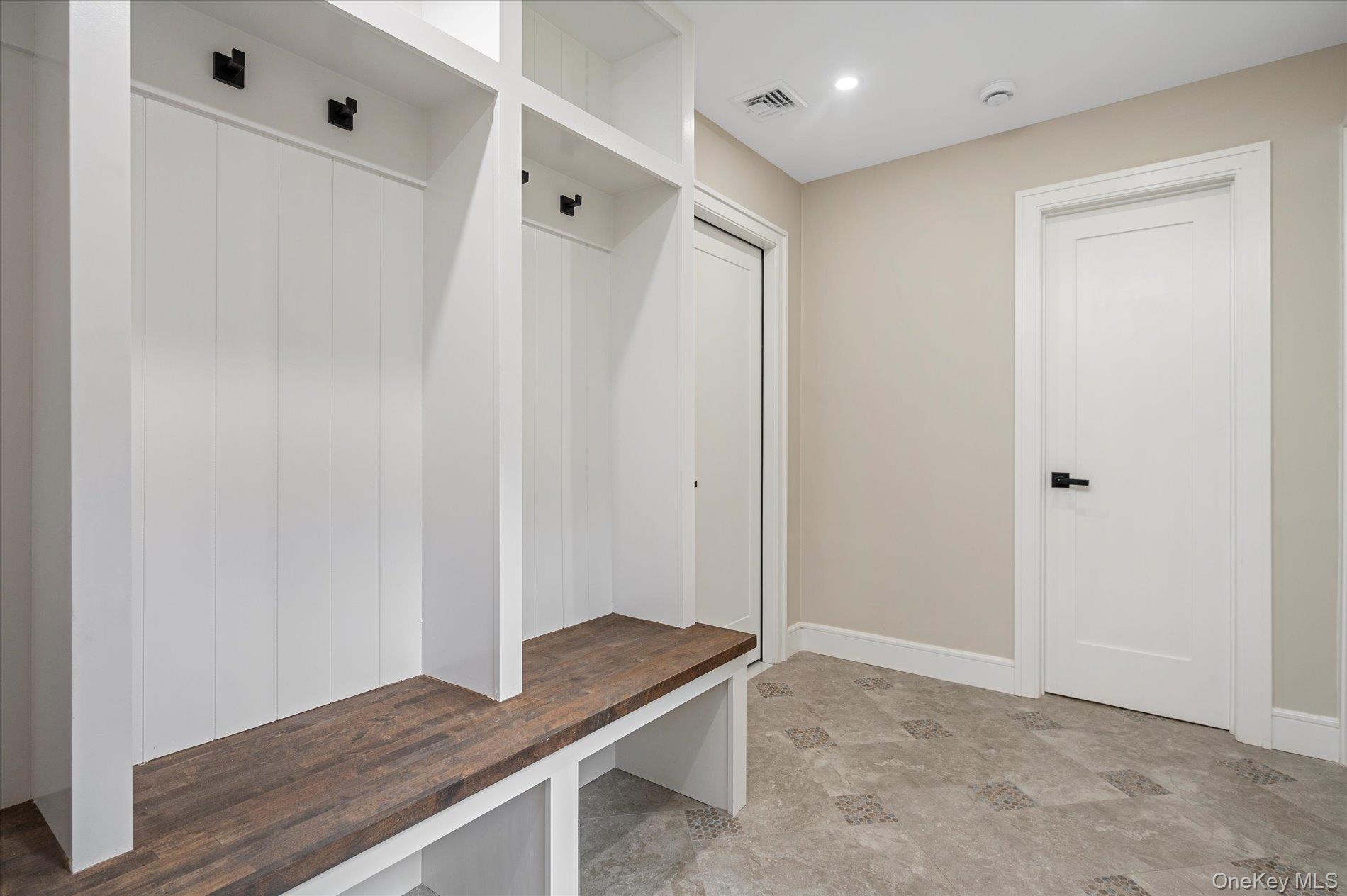 #14 photo, 20 Melody Lane, サフォーク郡 Kings Park , NY 11754