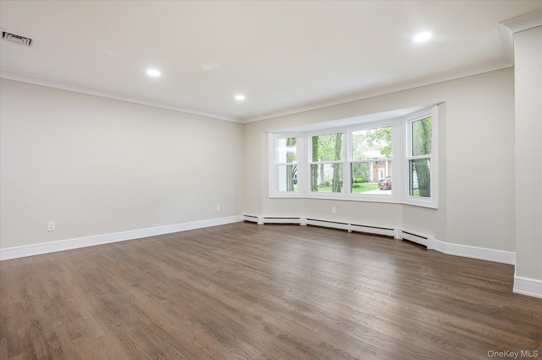 #5 photo, 20 Melody Lane, サフォーク郡 Kings Park , NY 11754