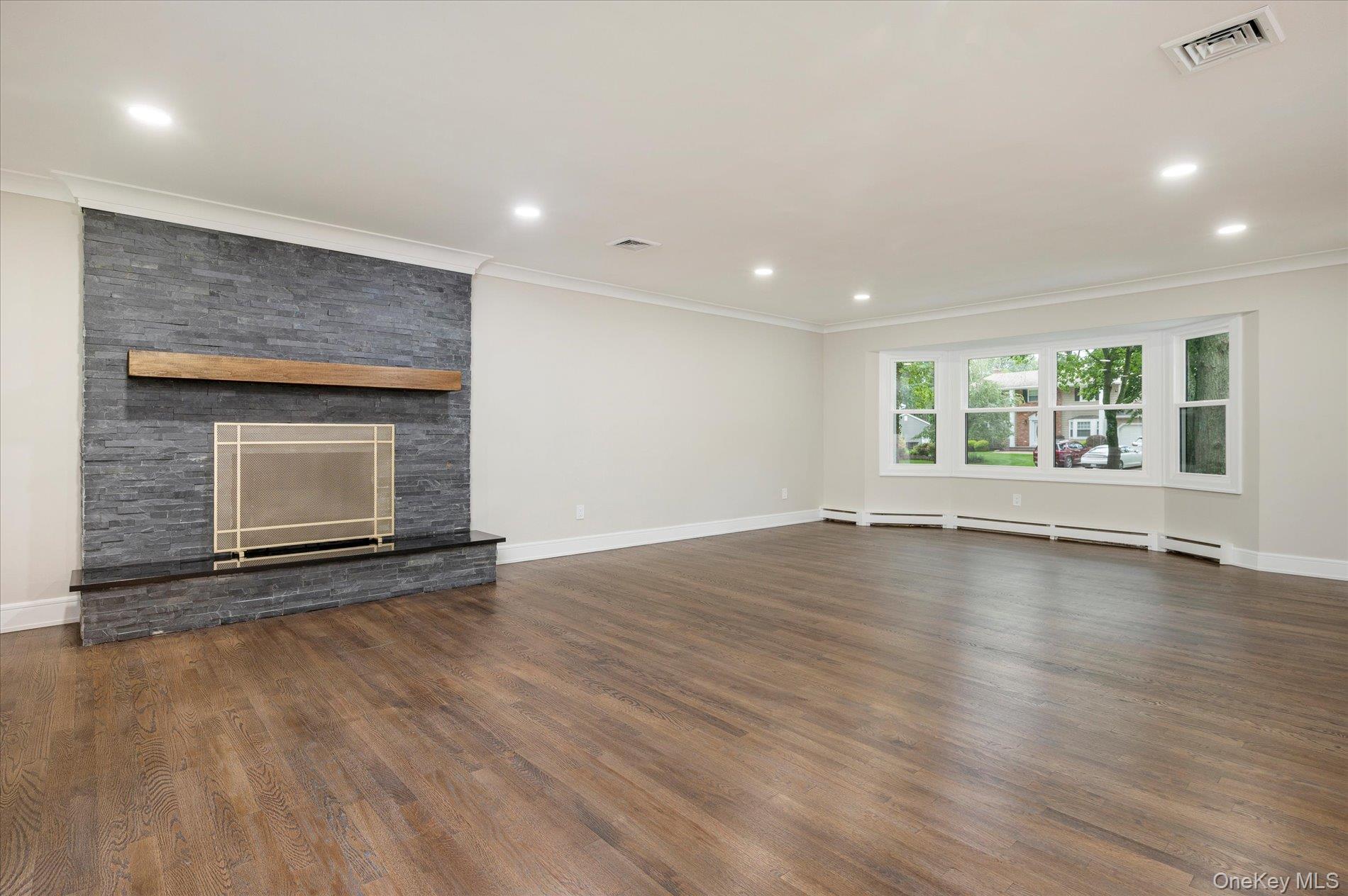 #7 photo, 20 Melody Lane, サフォーク郡 Kings Park , NY 11754