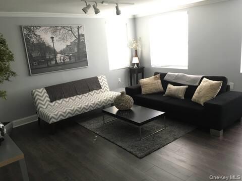 #4 photo, 102 Woodbury Road, サフォーク郡 Huntington , NY 11743