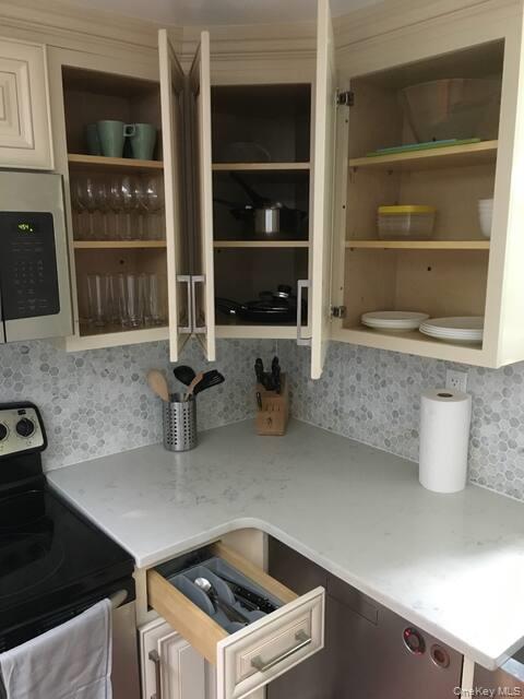 #5 photo, 102 Woodbury Road, サフォーク郡 Huntington , NY 11743