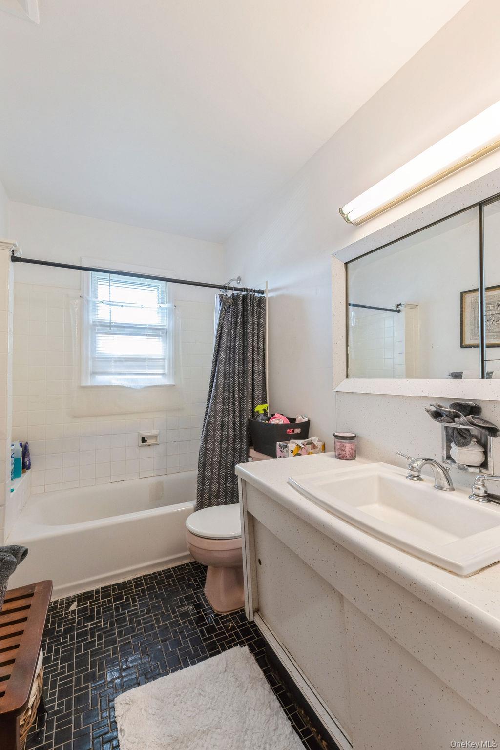 #9 photo, 635 Hempstead Avenue, West Hempstead , NY 11552