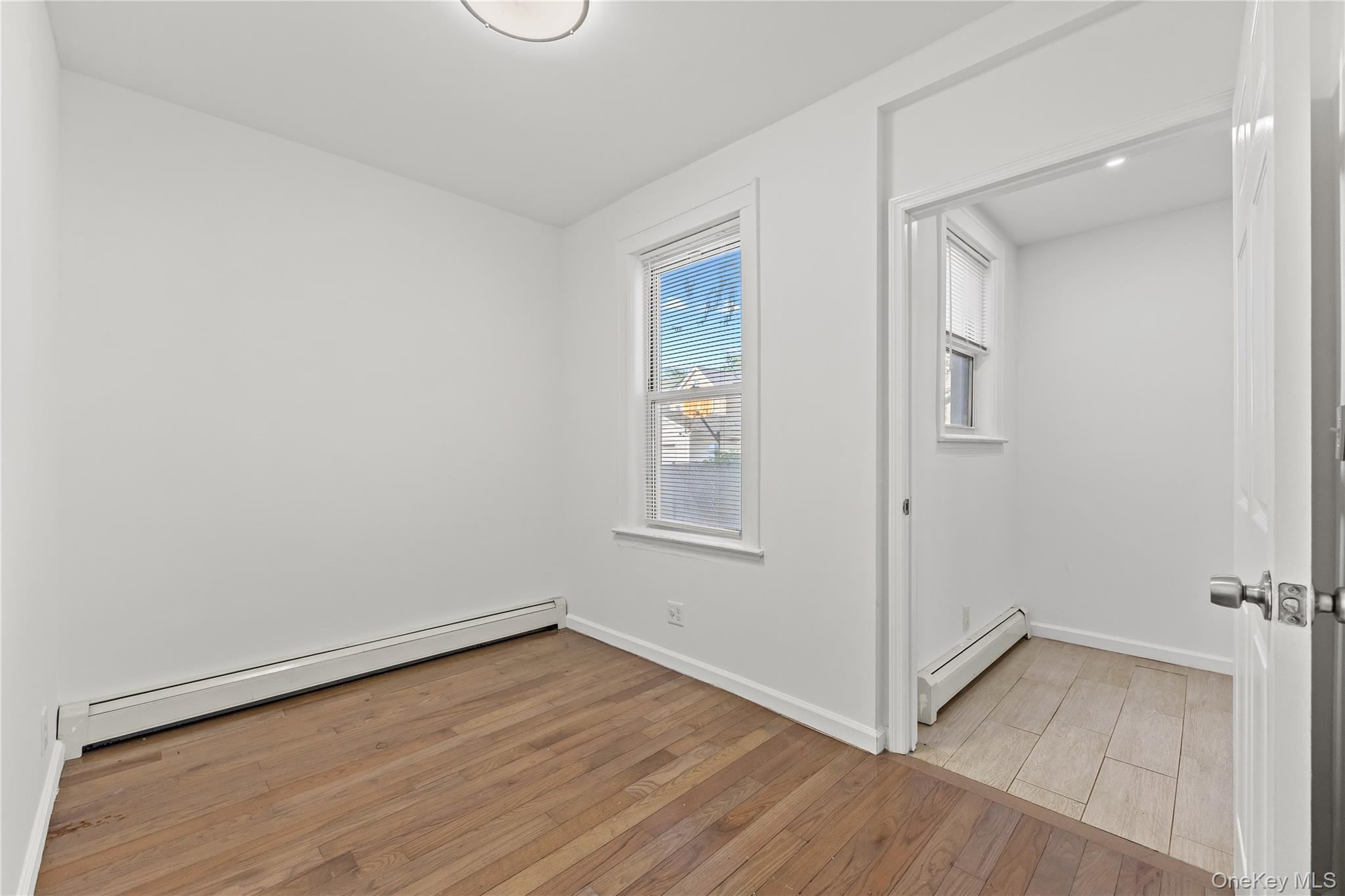 #11 photo, 48-35 Clearview Expressway, クイーンズ区 Bayside , NY 11364