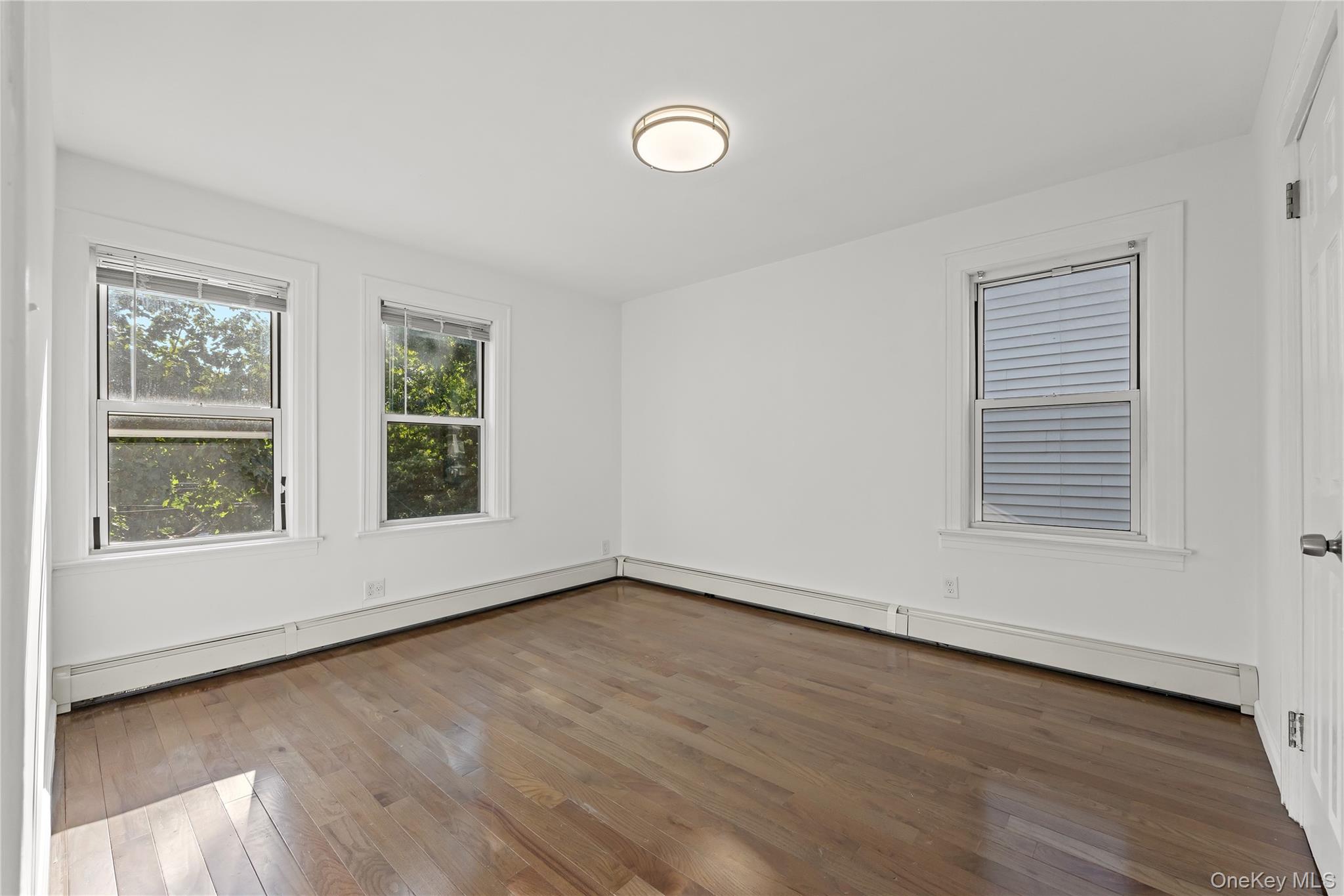 #13 photo, 48-35 Clearview Expressway, クイーンズ区 Bayside , NY 11364