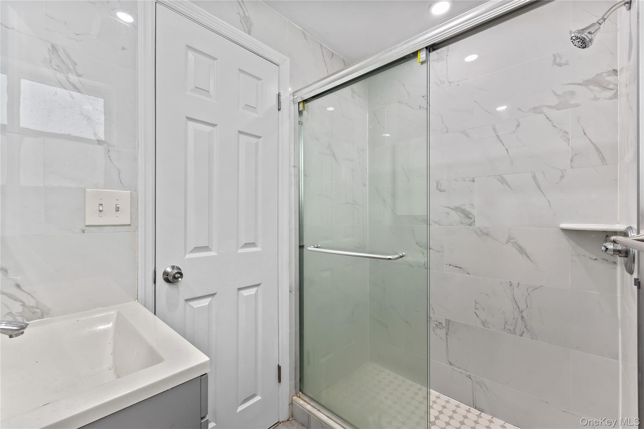 #18 photo, 48-35 Clearview Expressway, クイーンズ区 Bayside , NY 11364