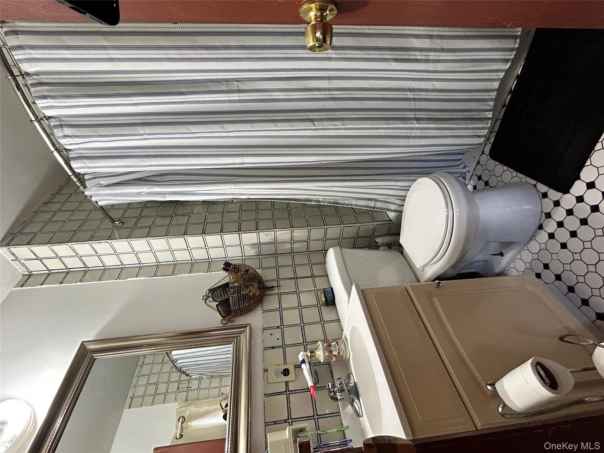 #17 photo, 82 Burhans Avenue, Yonkers , NY 10701