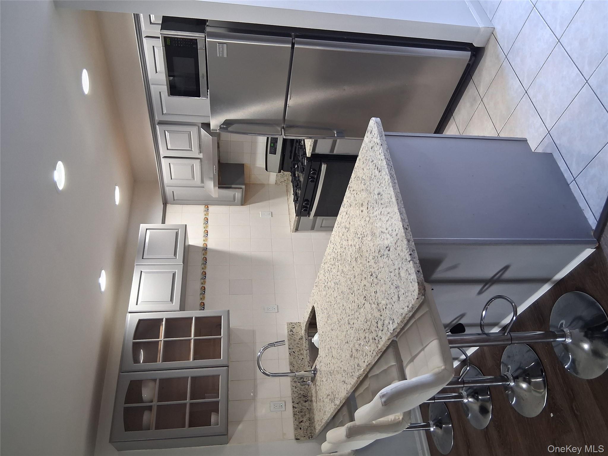 #1 photo, 200 Davis Avenue, ब्रोंक्स Bronx , NY 10465