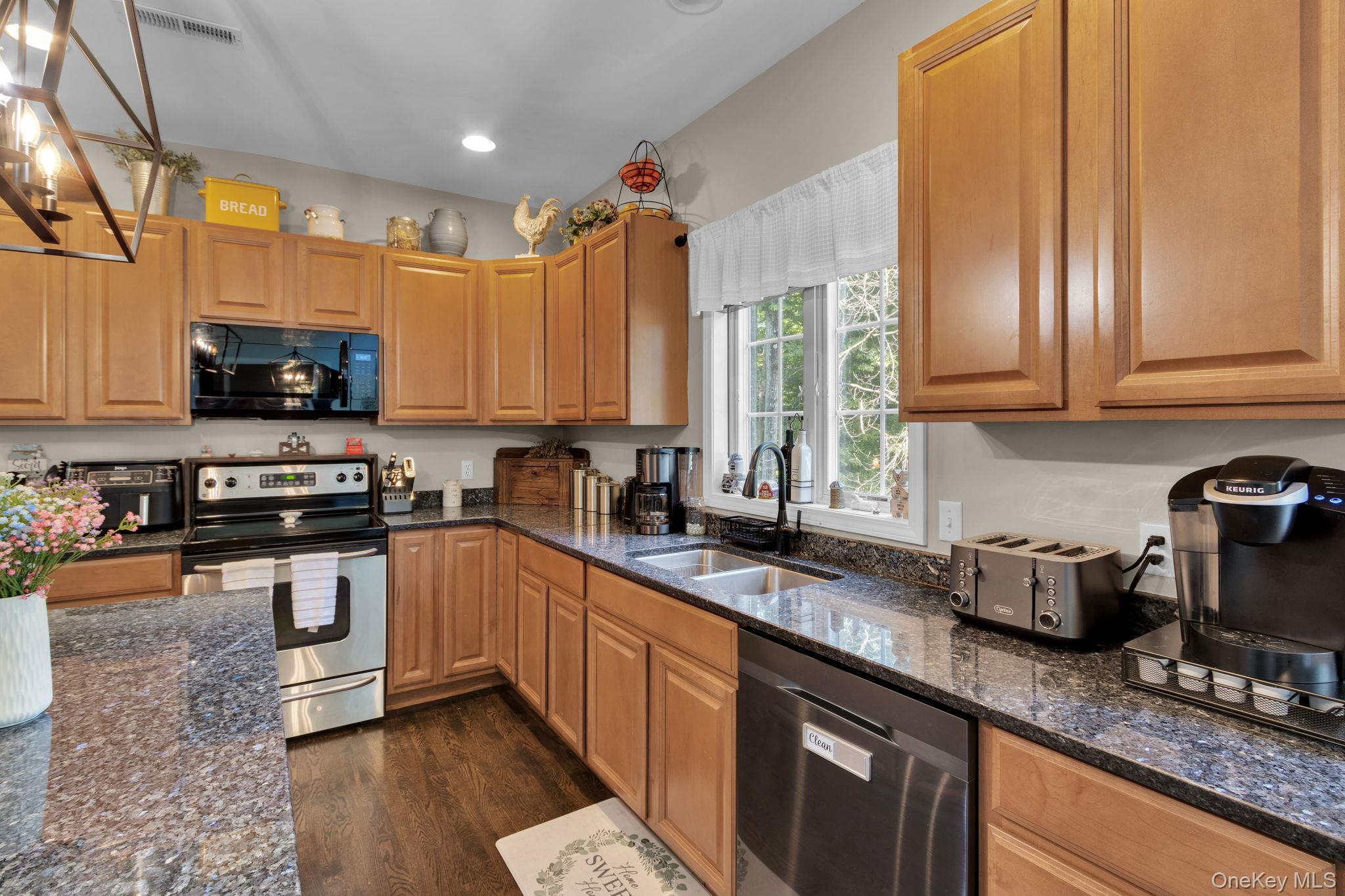 #8 photo, 97 Shagbark Lane, Hopewell Junction , NY 12533