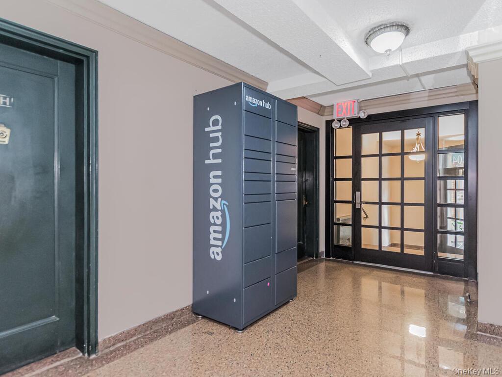 #16 photo, 2104 Holland Avenue, ブロンクス区 Bronx , NY 10462