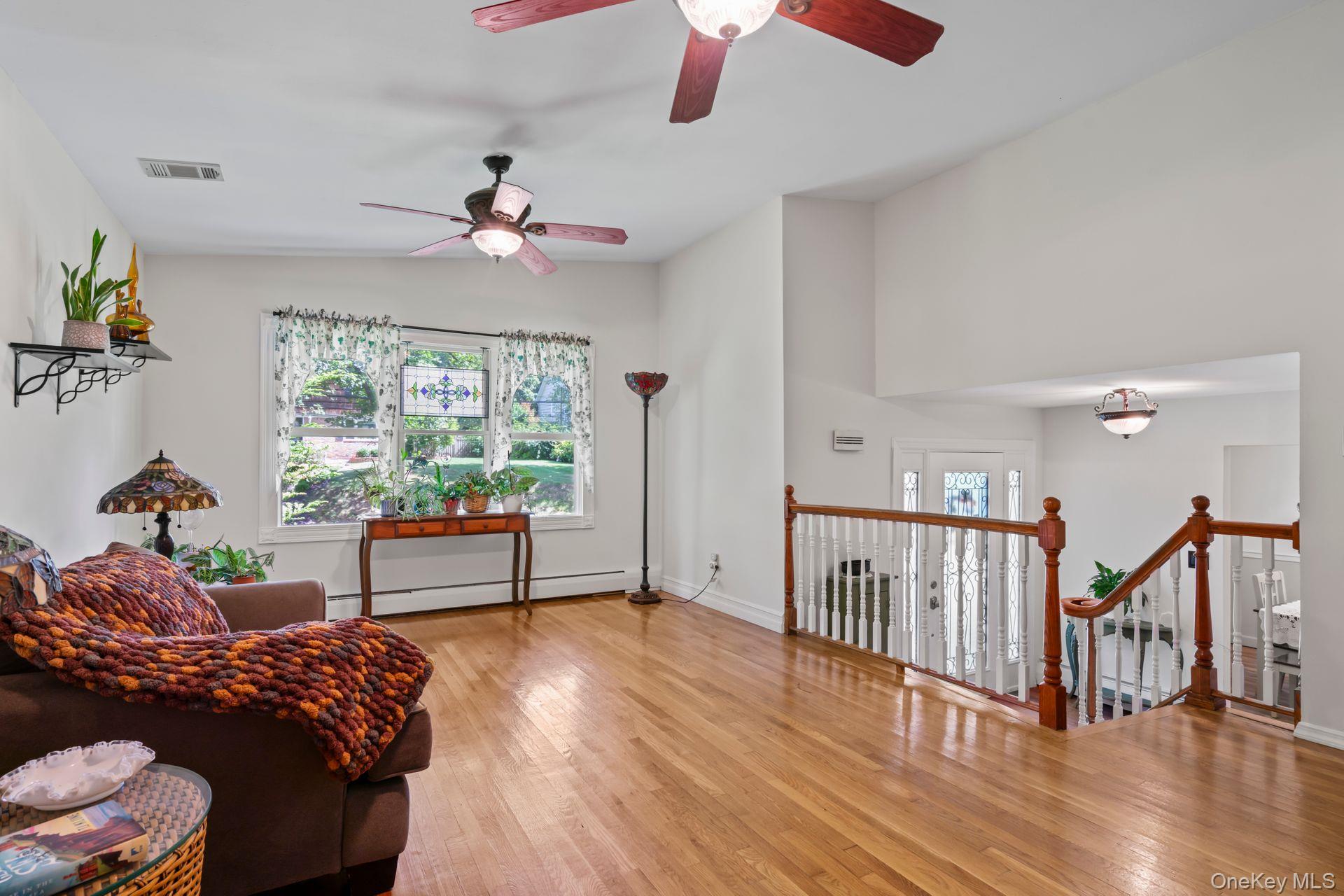 #14 photo, 6 Emil Court, サフォーク郡 Huntington , NY 11743