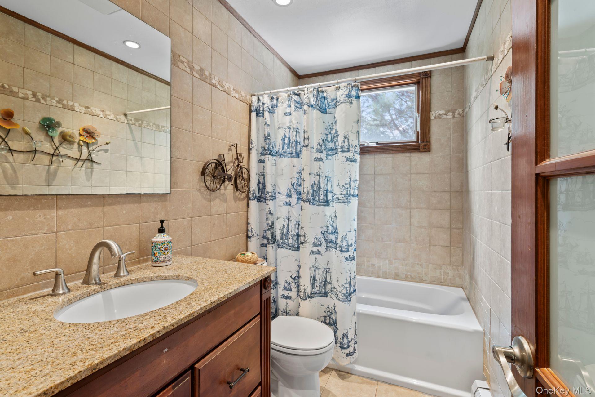 #20 photo, 6 Emil Court, サフォーク郡 Huntington , NY 11743